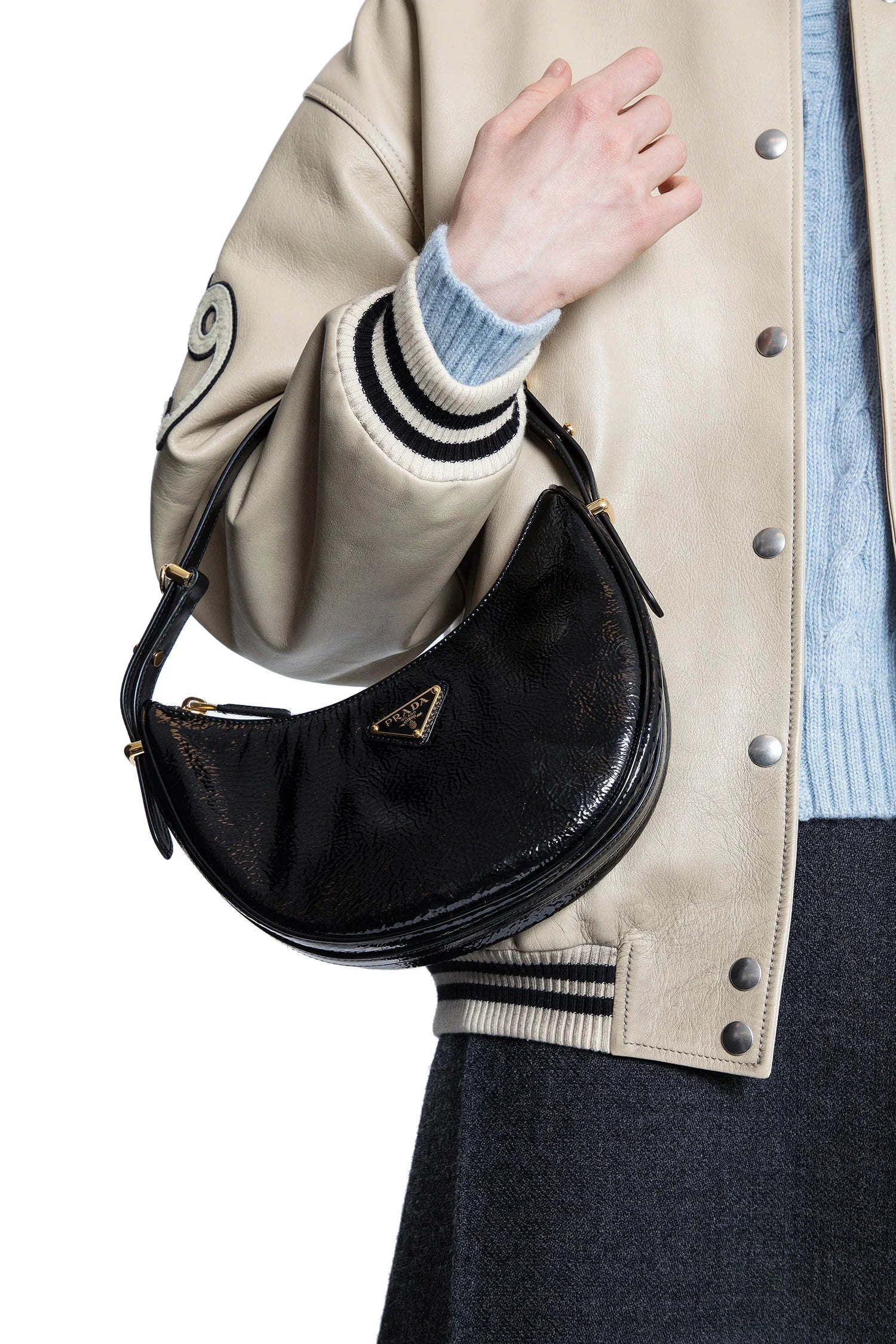 Arqué naplak patent leather shoulder bag - Antonioli.eu