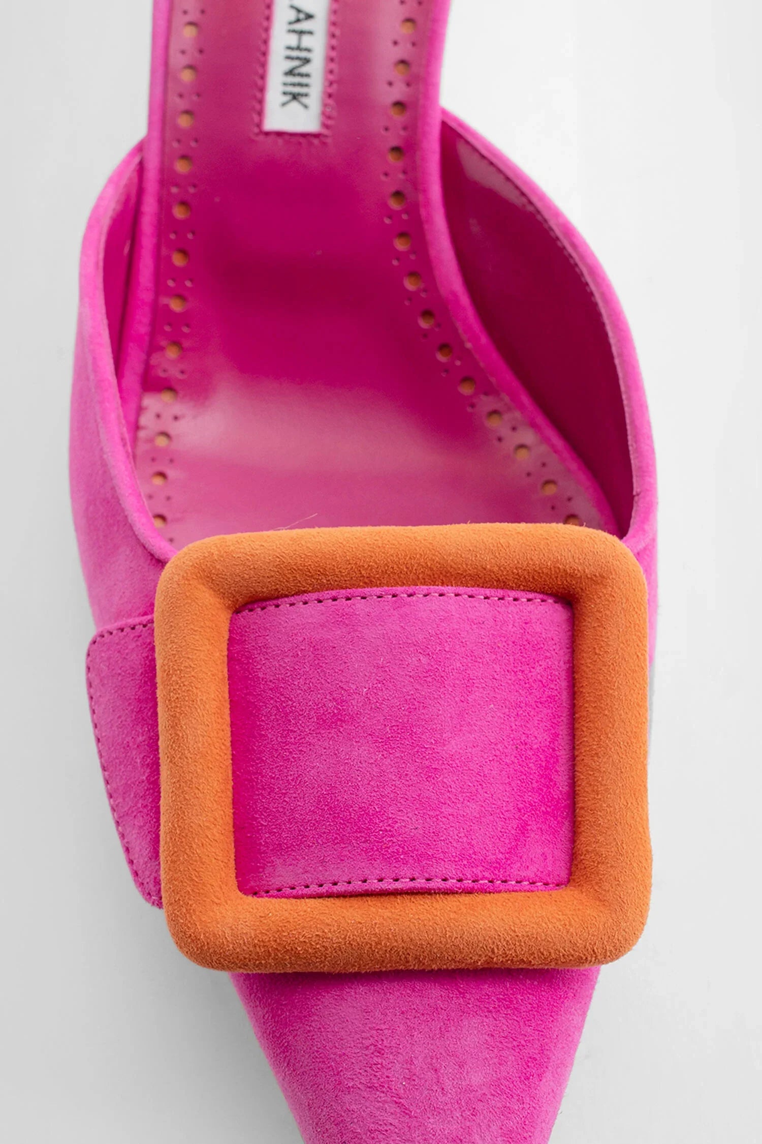 MANOLO BLAHNIK WOMAN PINK PUMPS - Antonioli.eu
