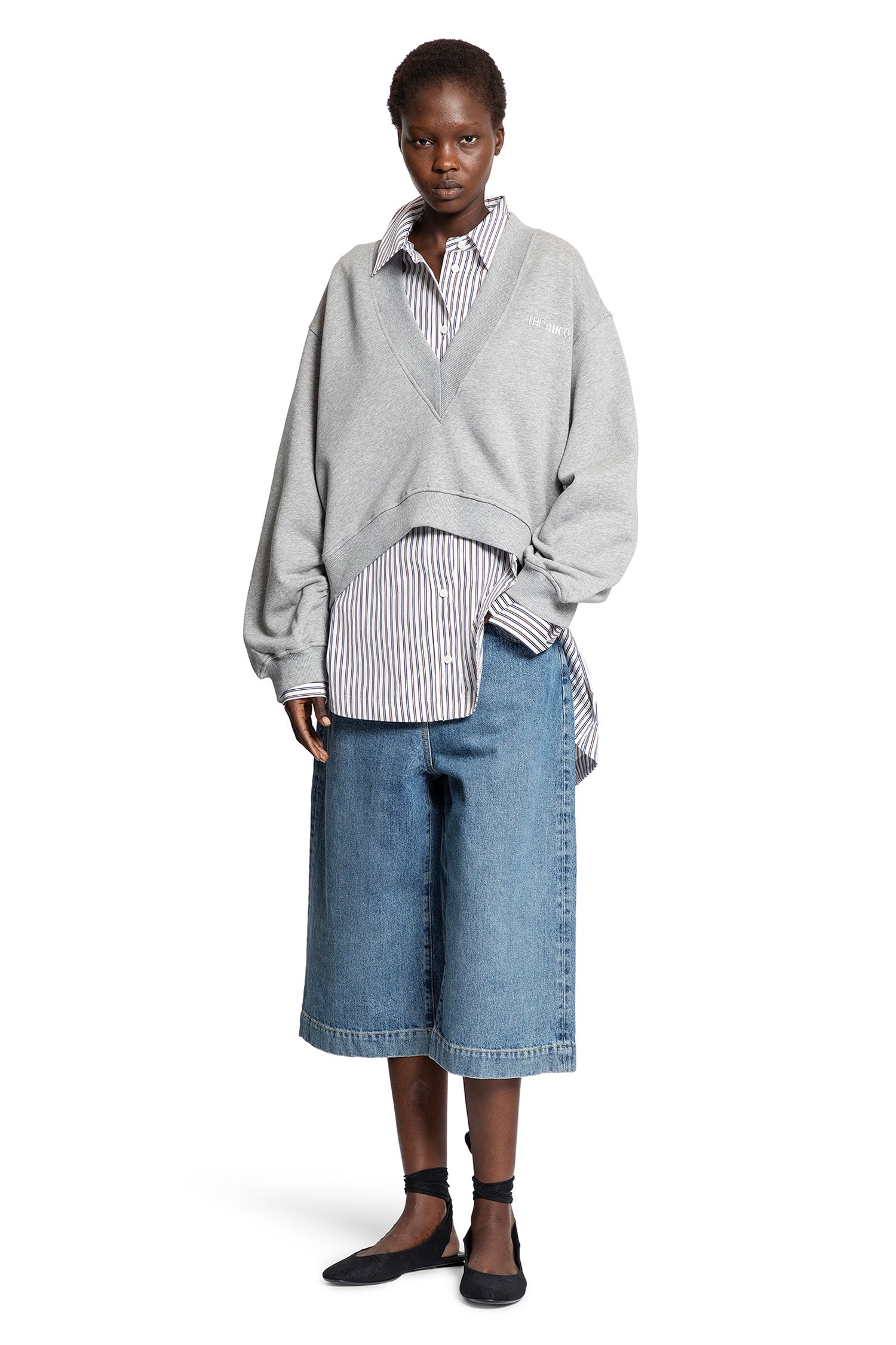 Oversize V-Neck Sweatshirt - Antonioli.eu