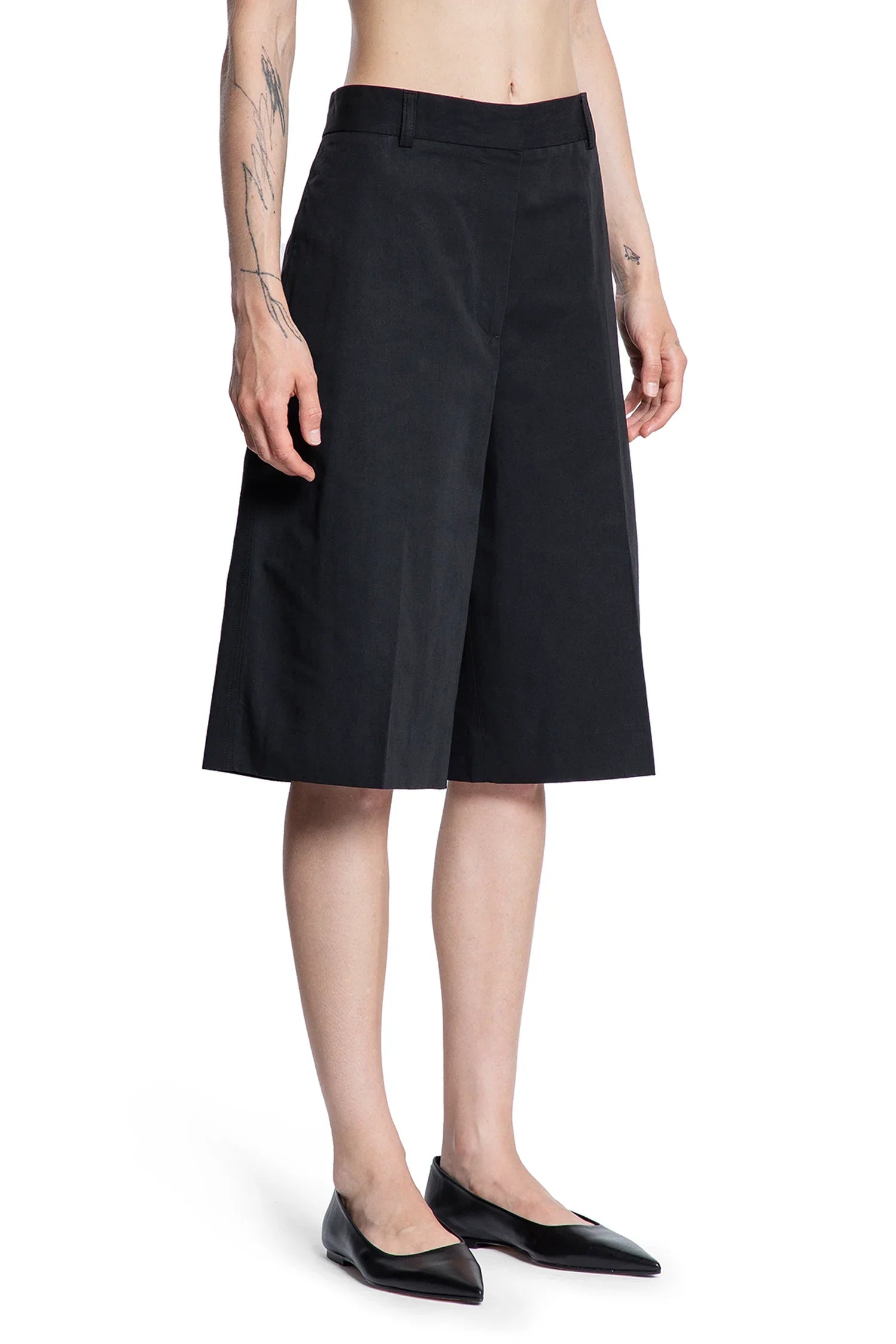 TOTEME WOMAN BLACK SHORTS - Antonioli.eu