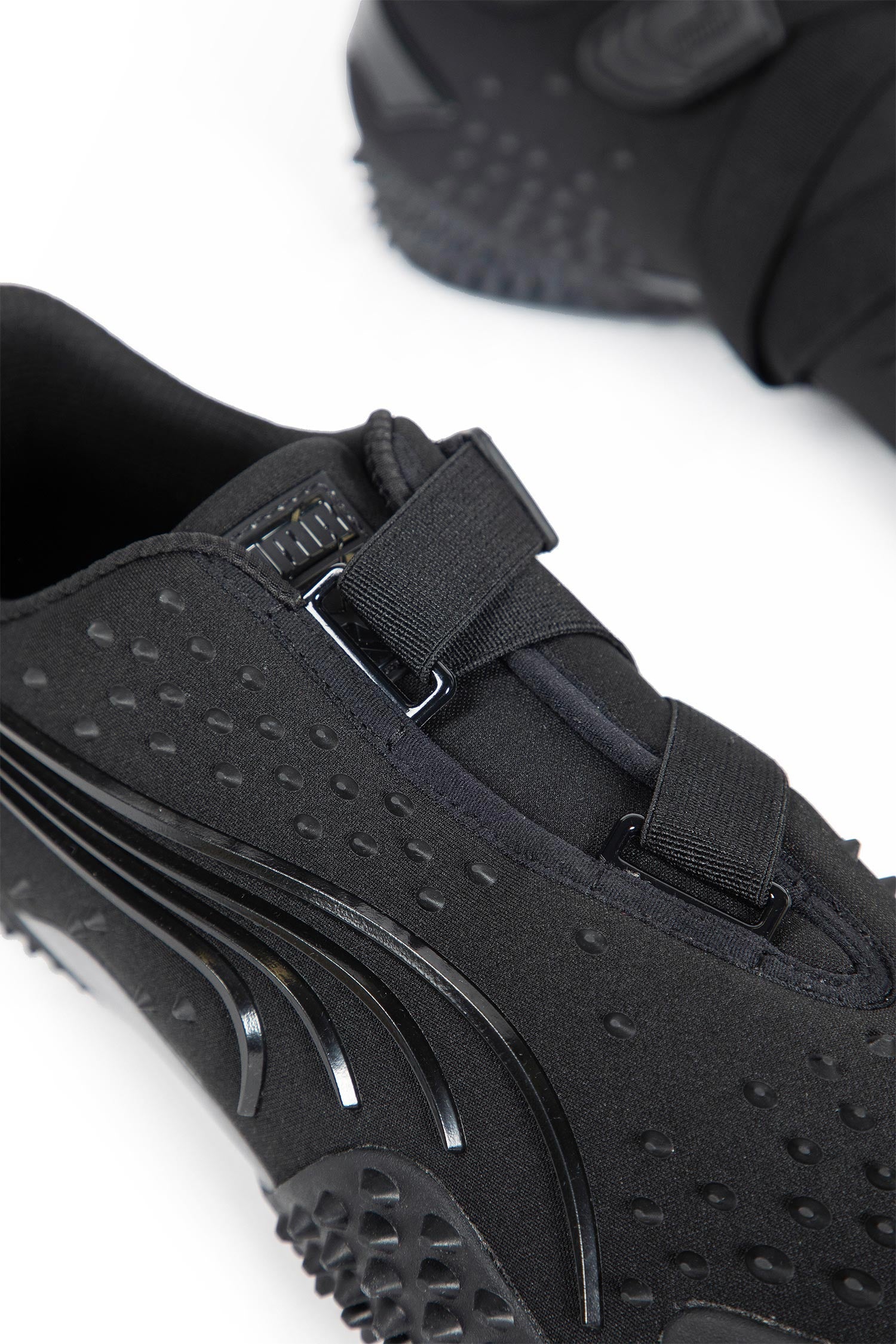PUMA UNISEX BLACK SNEAKERS