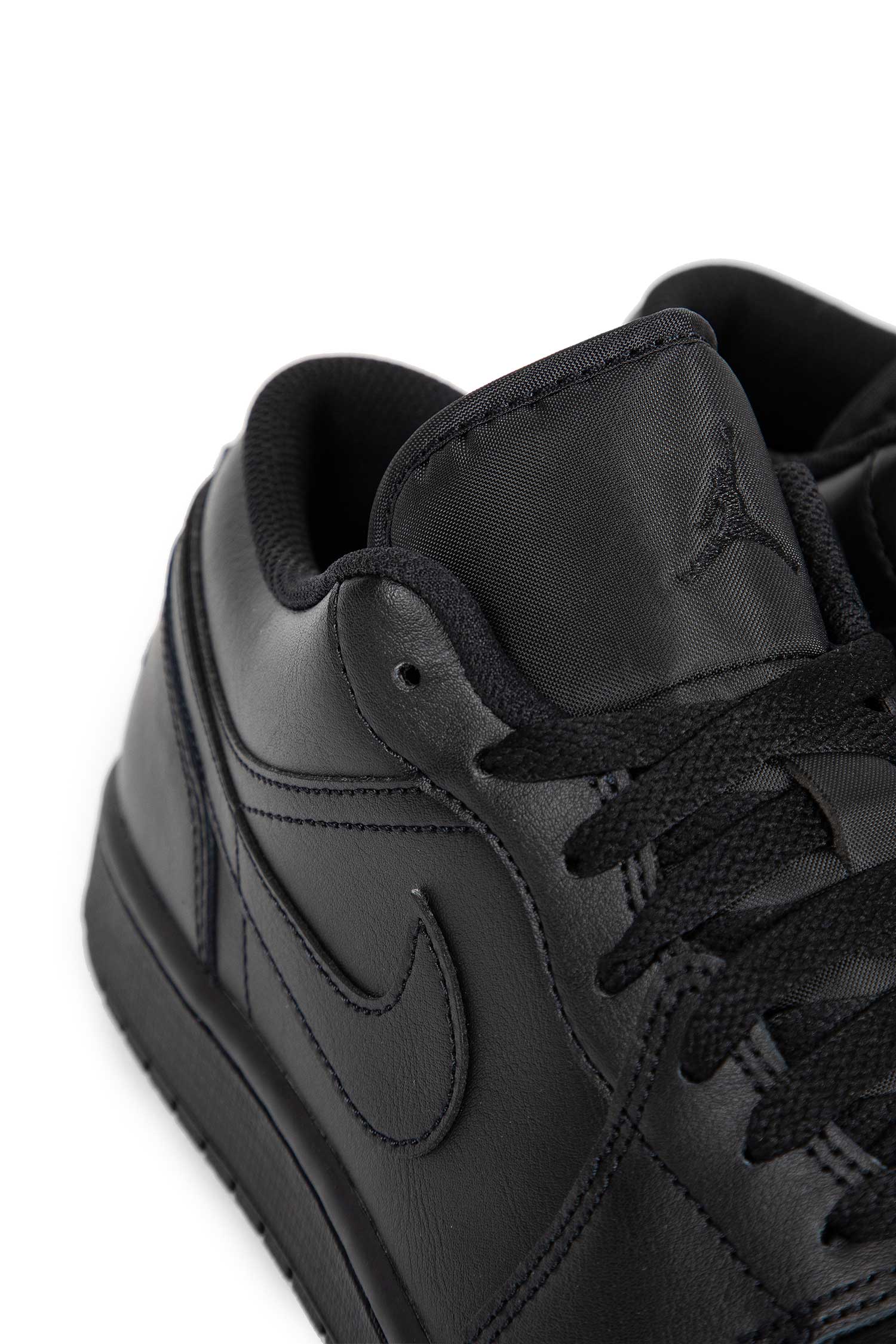 NIKE UNISEX BLACK SNEAKERS