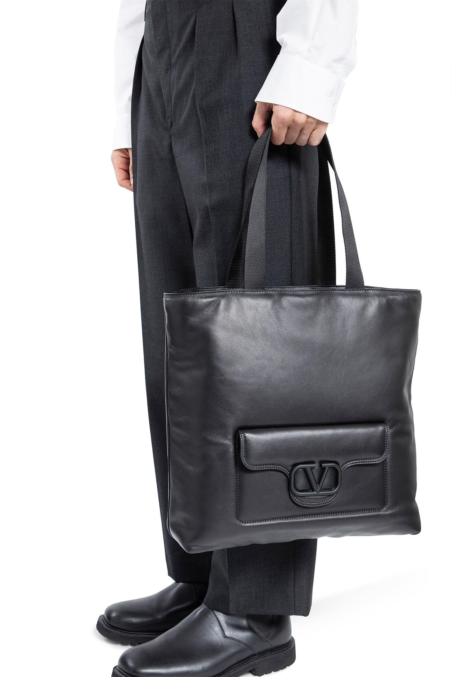Valentino Garavani Noir nappa leather shopper - Antonioli.eu