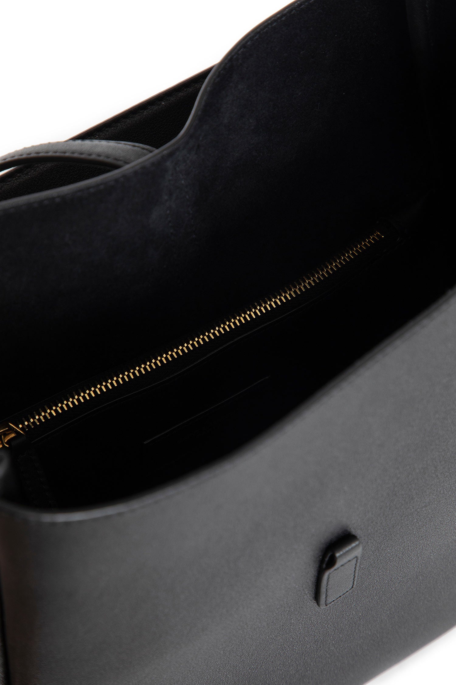 Envelope Medium in Matelassé Lambskin - Antonioli.eu