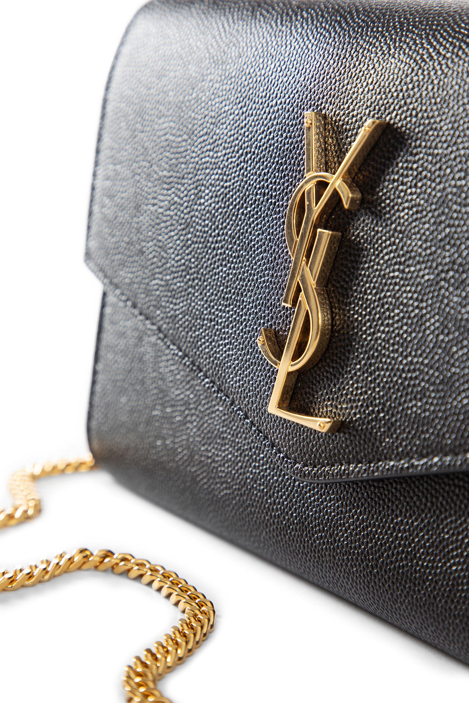 Uptown Chian Wallet in Grain de Poudre