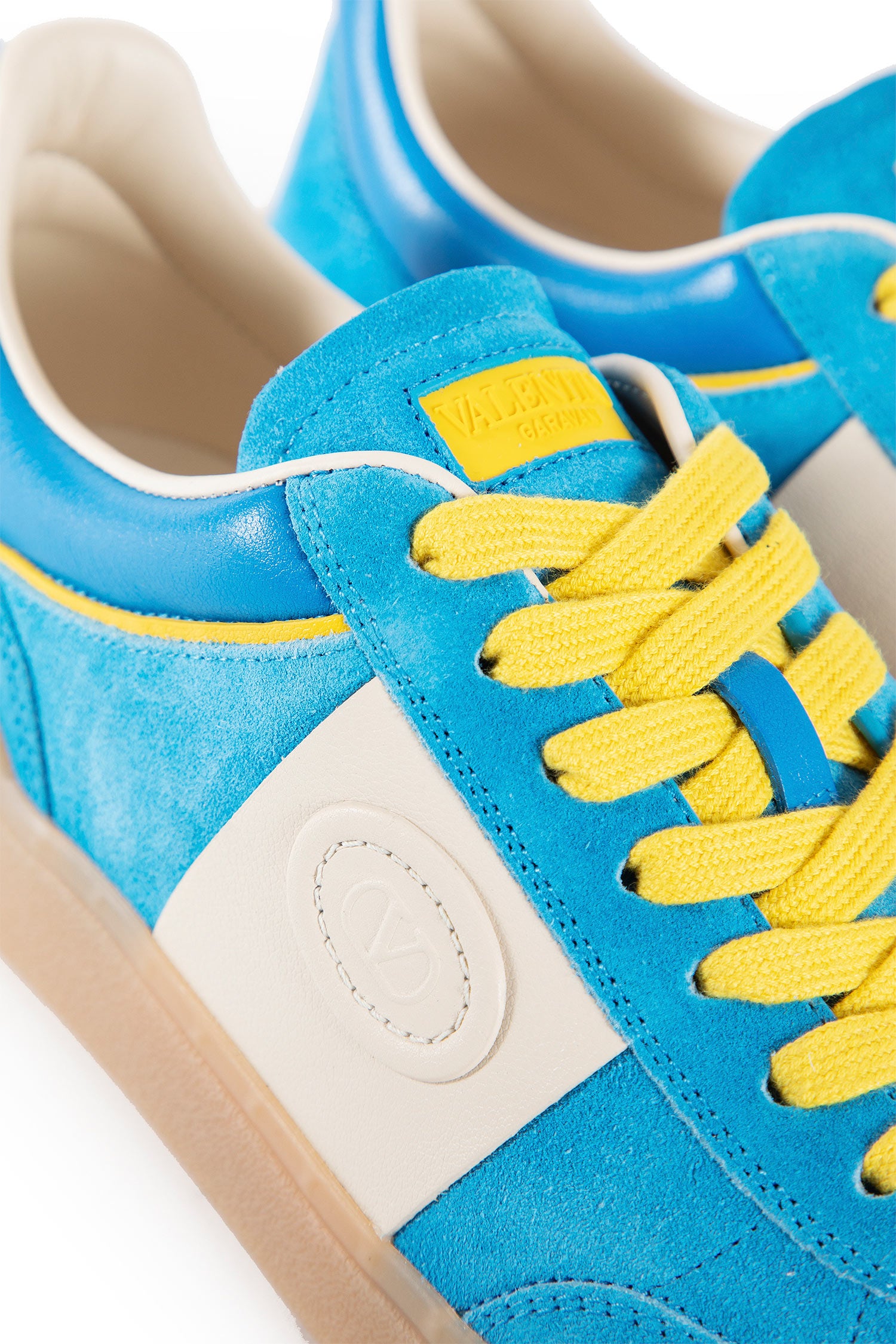 Upvillage Sneakers