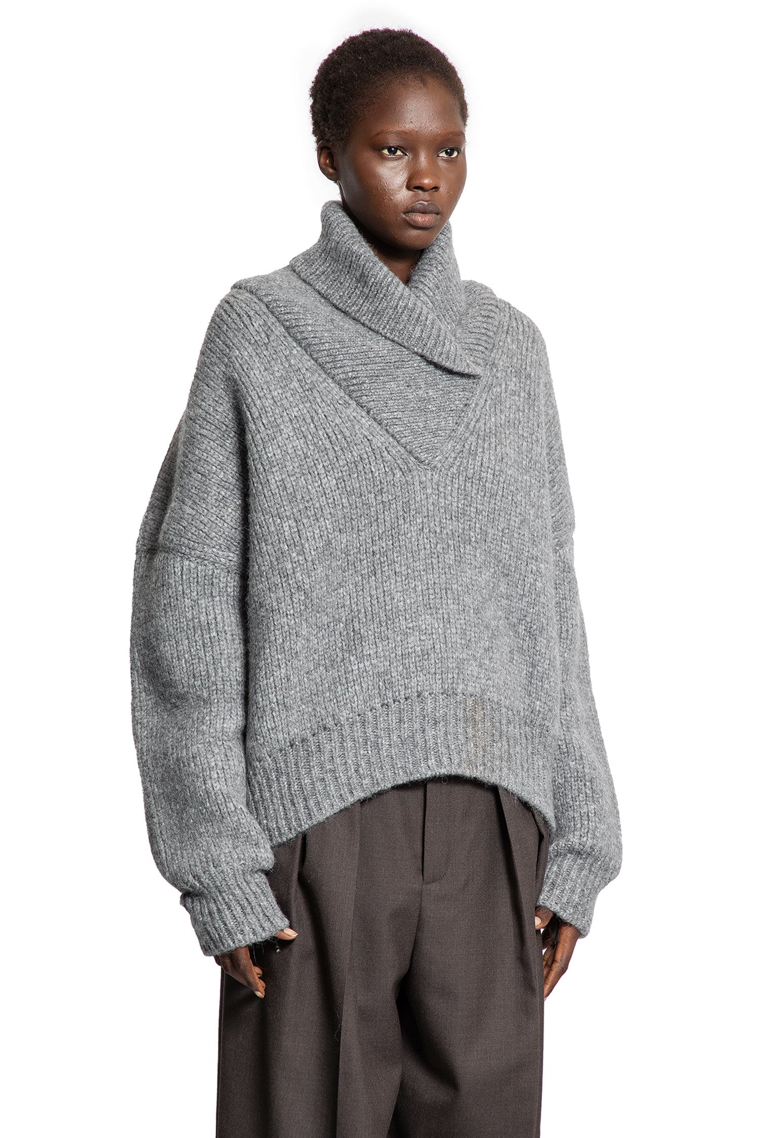 Shawl Sweater in Chunky Knit - Antonioli.eu