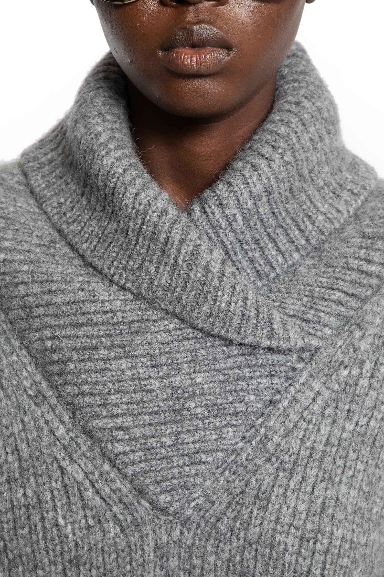 Shawl Sweater in Chunky Knit - Antonioli.eu
