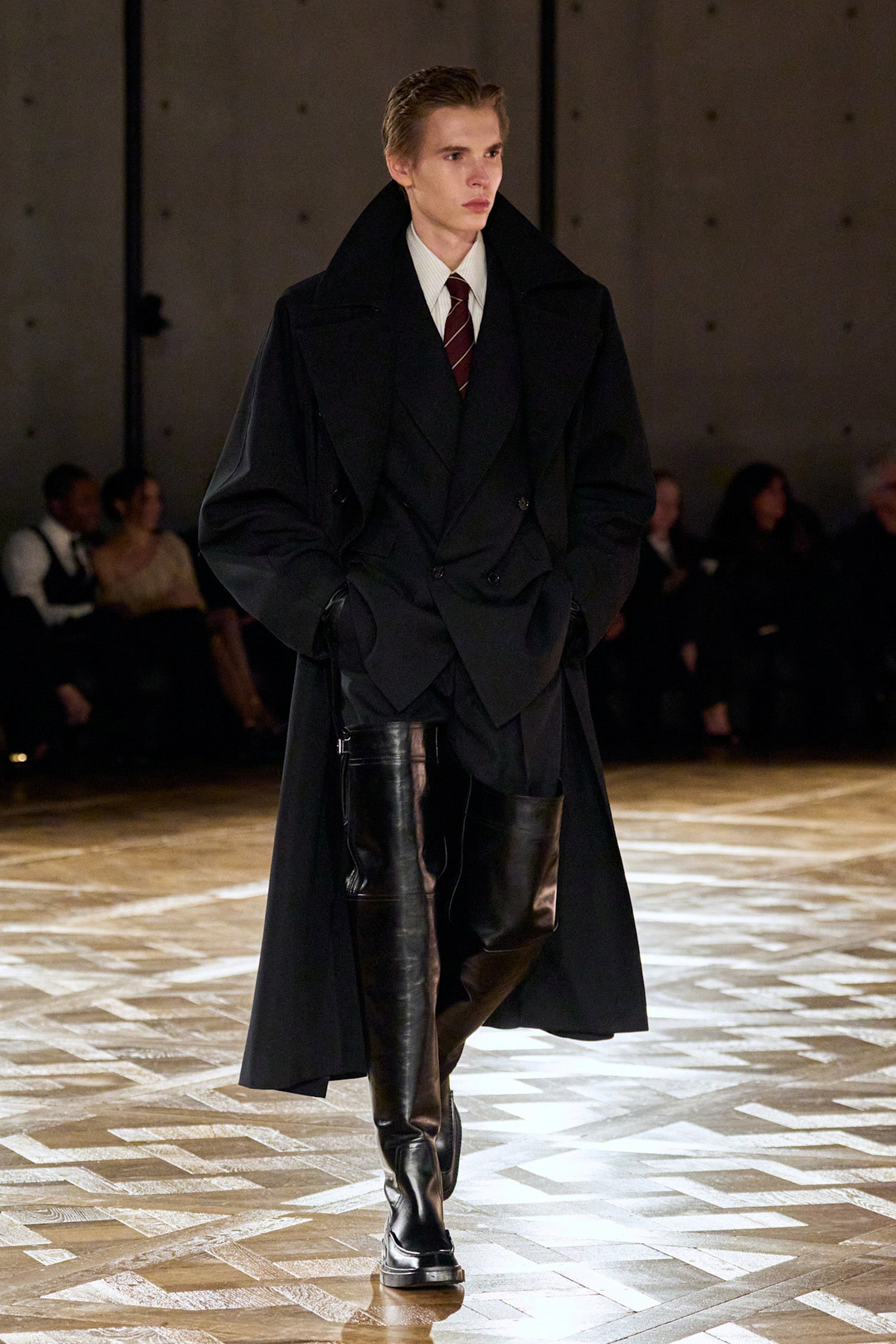 Long Coat in Grain de Poudre