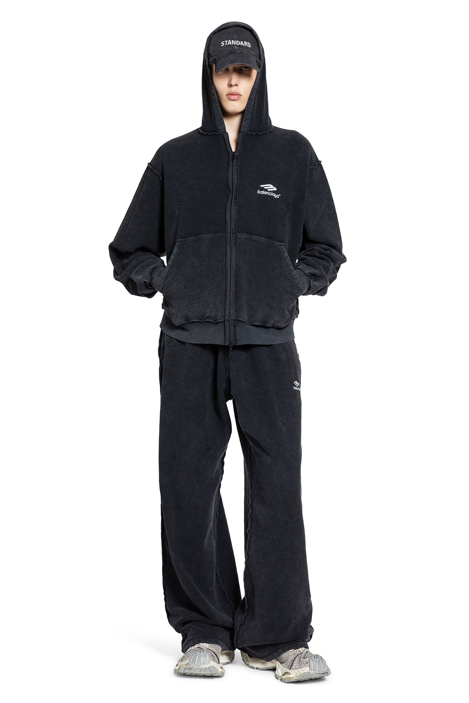 BALENCIAGA MAN BLACK SWEATSHIRTS