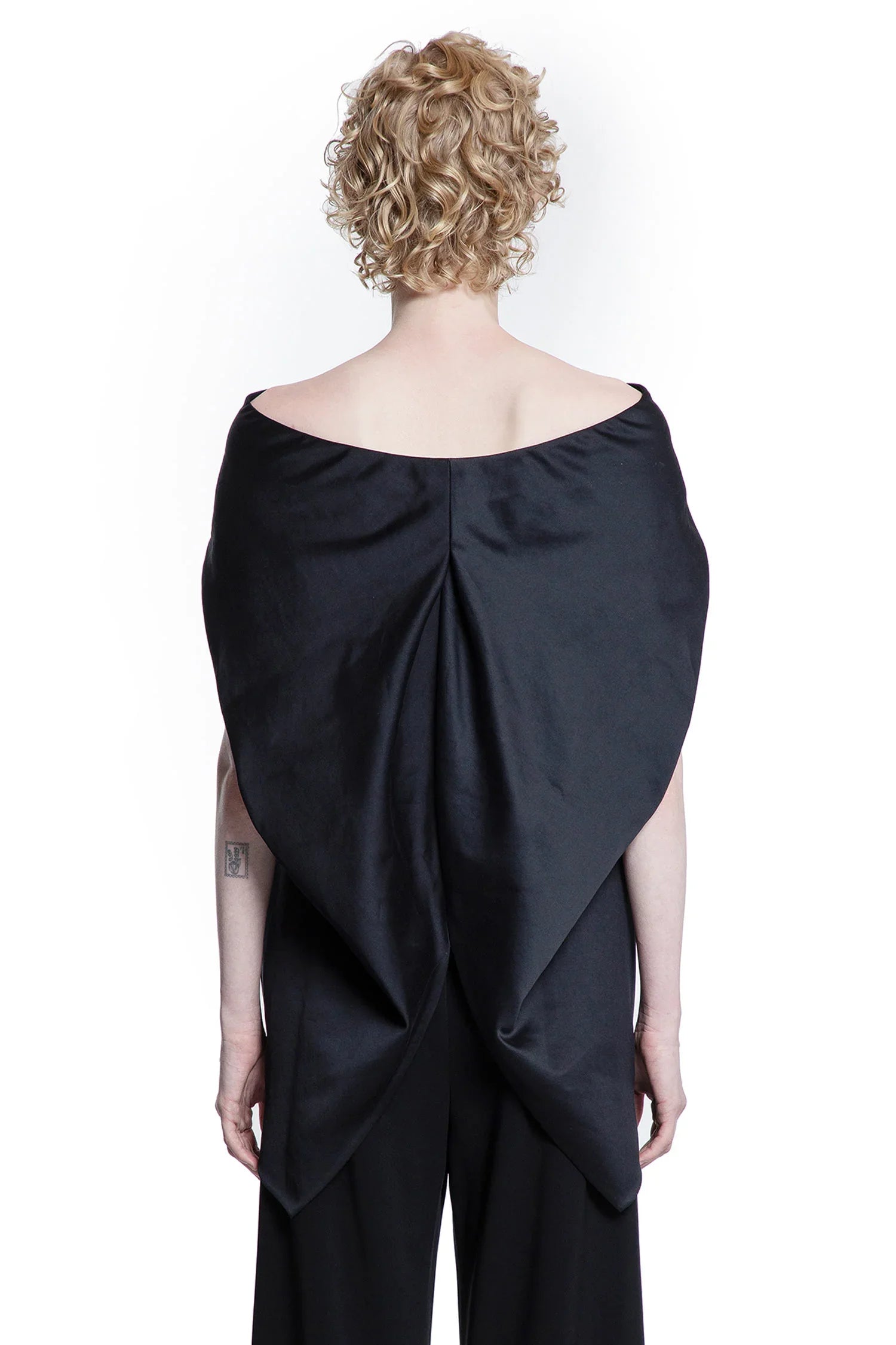 THE ROW WOMAN BLACK TOPS - Antonioli.eu