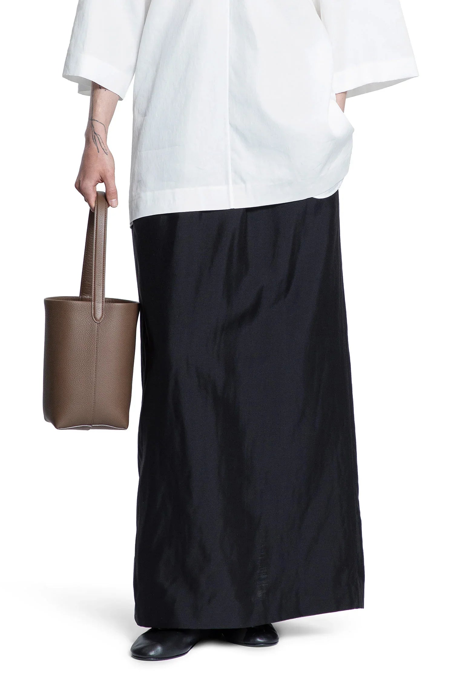 スカート THE ROW Women Mid Skirts 9045W3838 BLK BLACK THE ROW WOMAN BLACK SKIRTS – Antonioli.eu