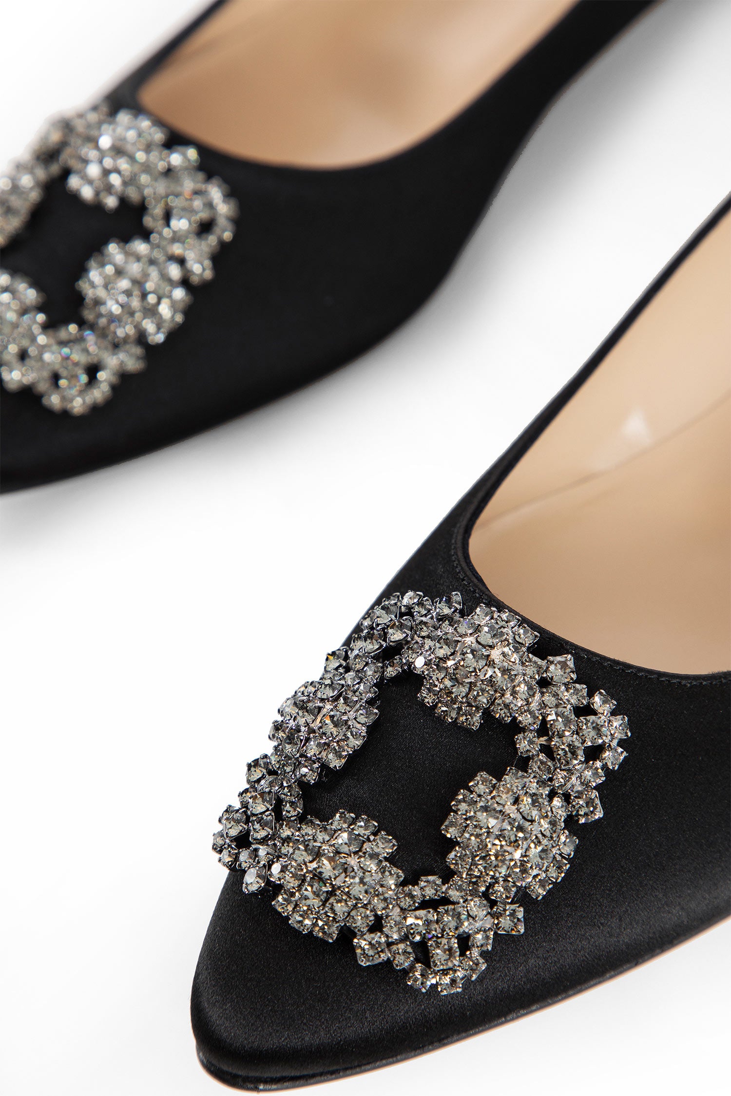 Hangisi Flats - Antonioli.eu