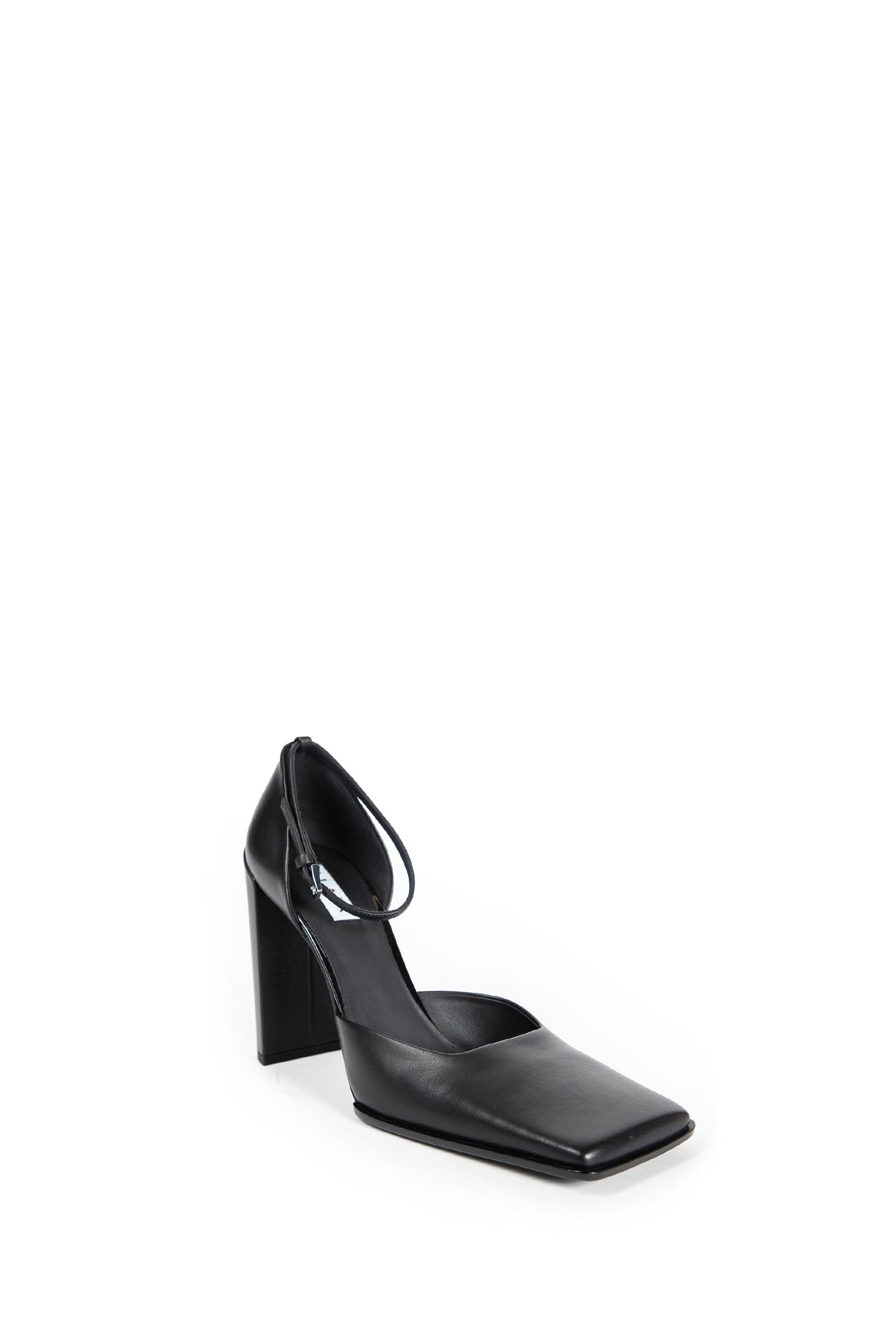 ALAIA PUMPS