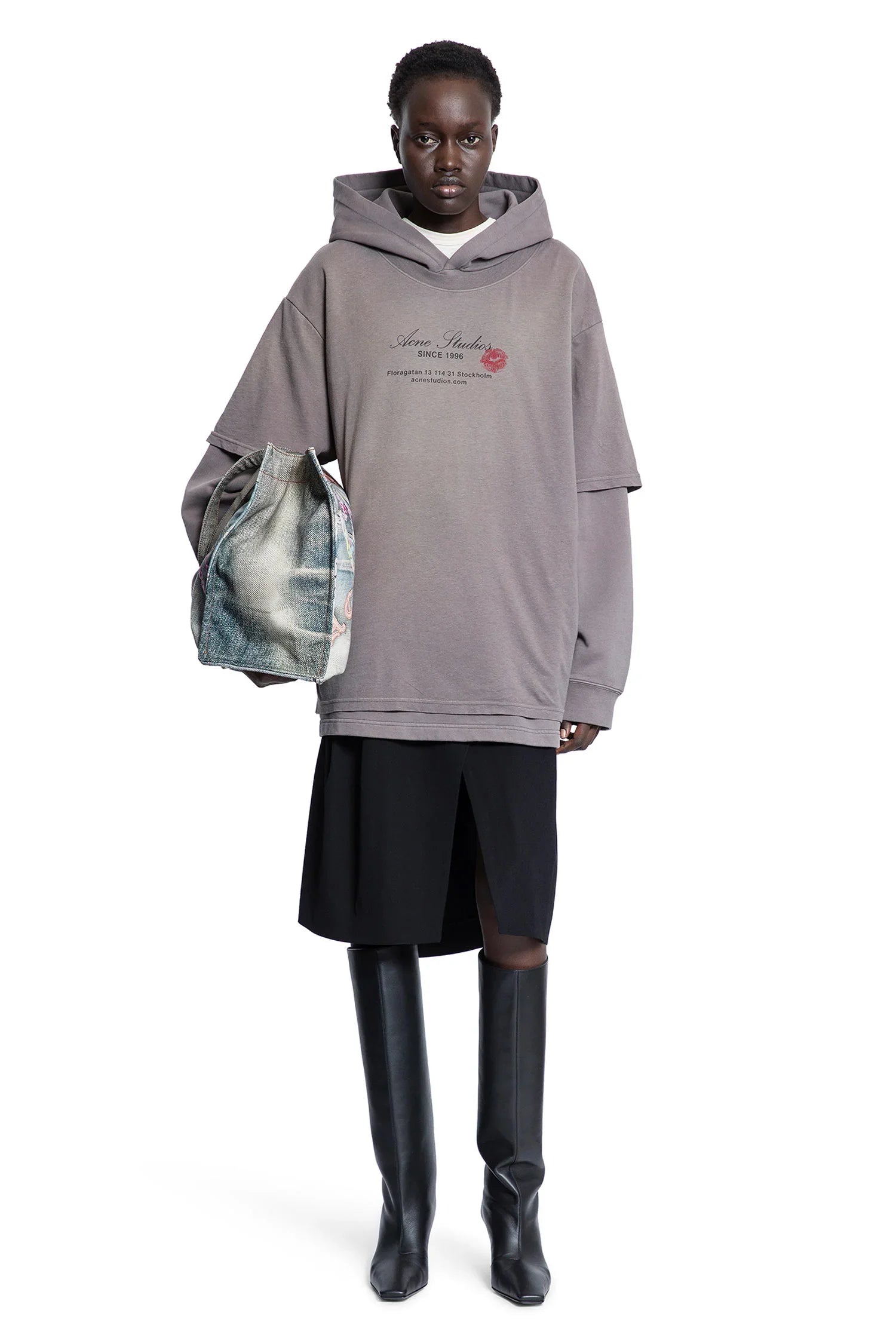 Layered Seasonal Logo Hoodie - Antonioli.eu