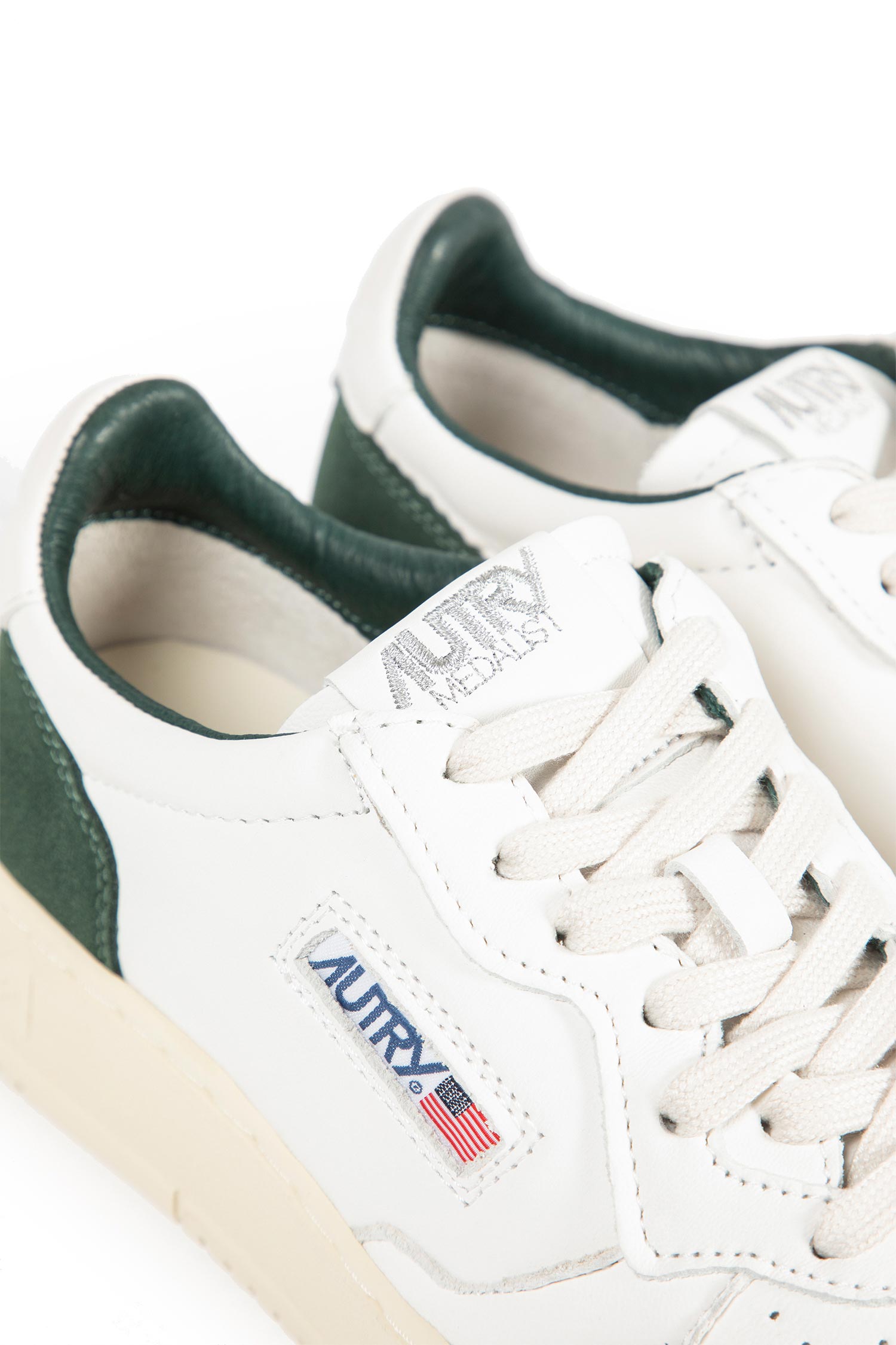 Medalist Low Sneakers