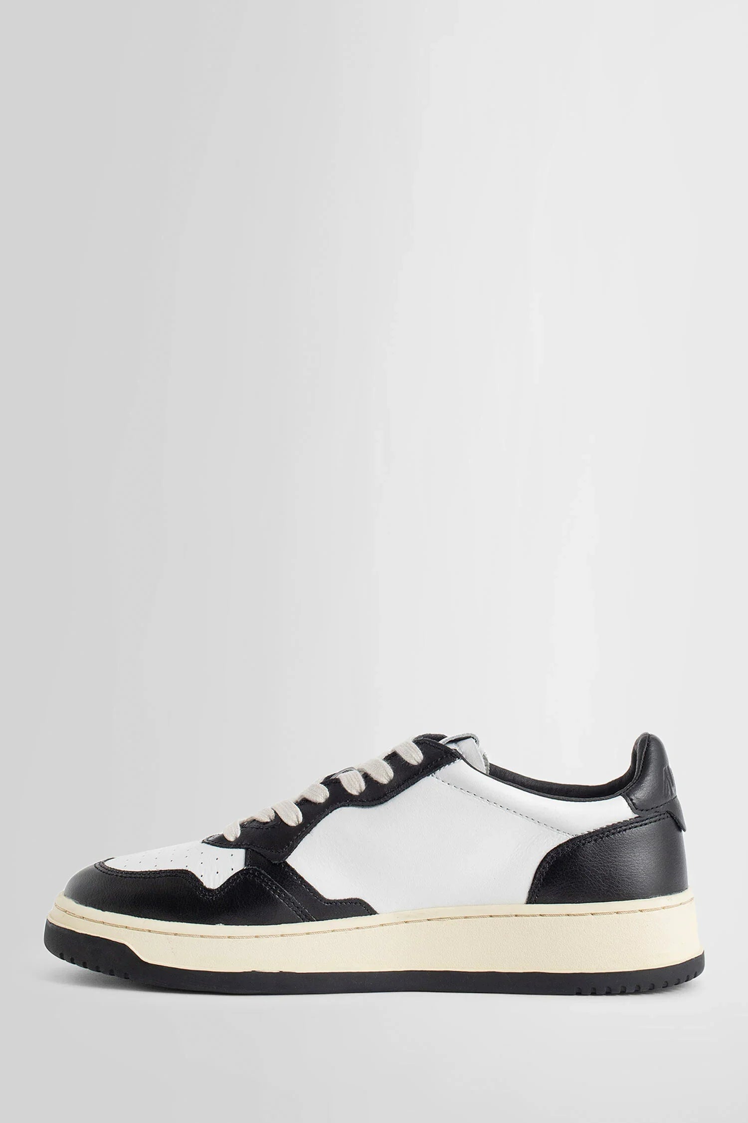 AUTRY MAN BLACK&WHITE SNEAKERS - Antonioli.eu