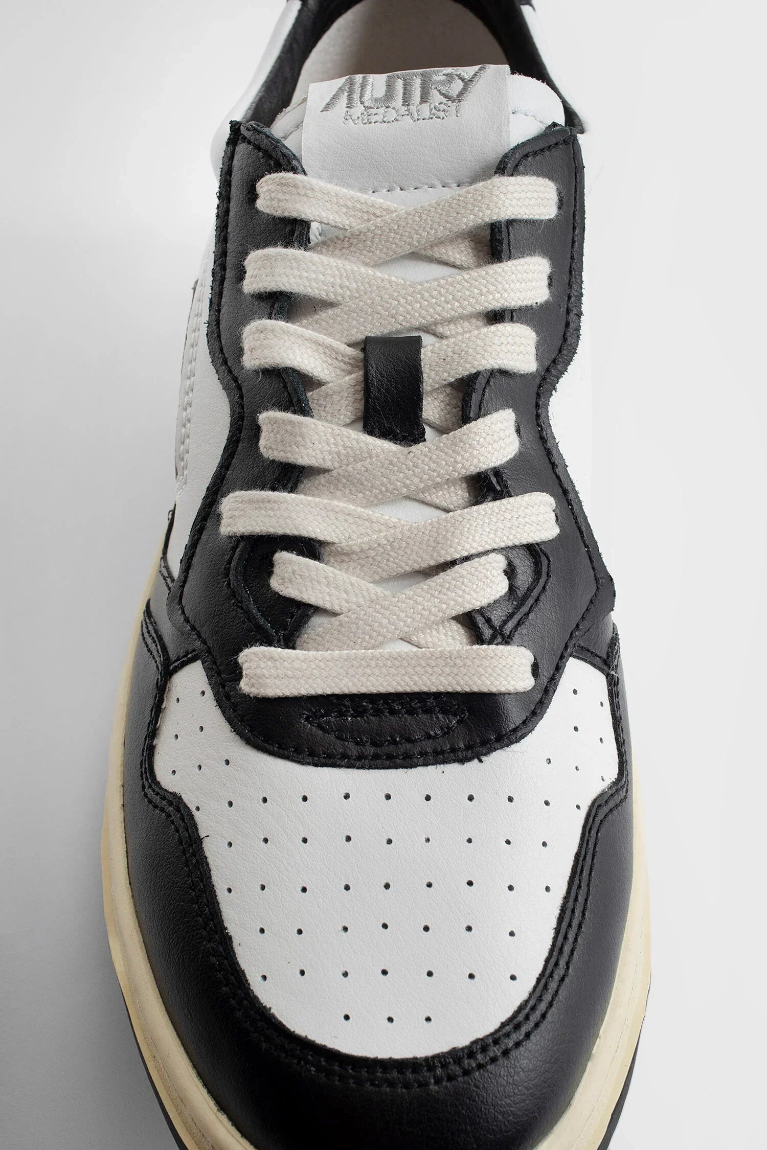AUTRY MAN BLACK&WHITE SNEAKERS - Antonioli.eu