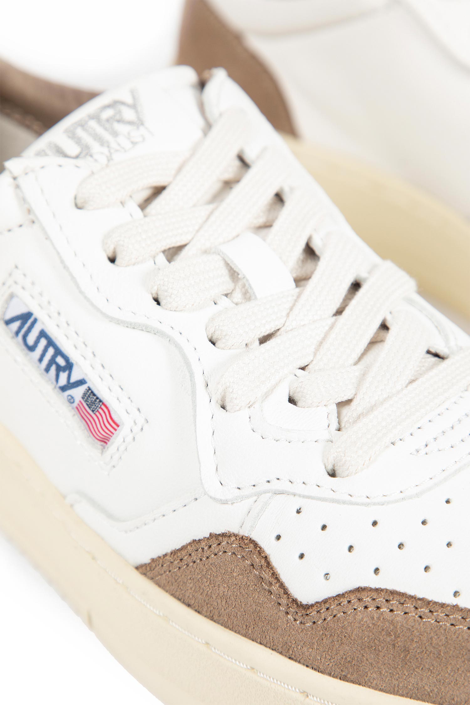 Medalist Low Sneakers