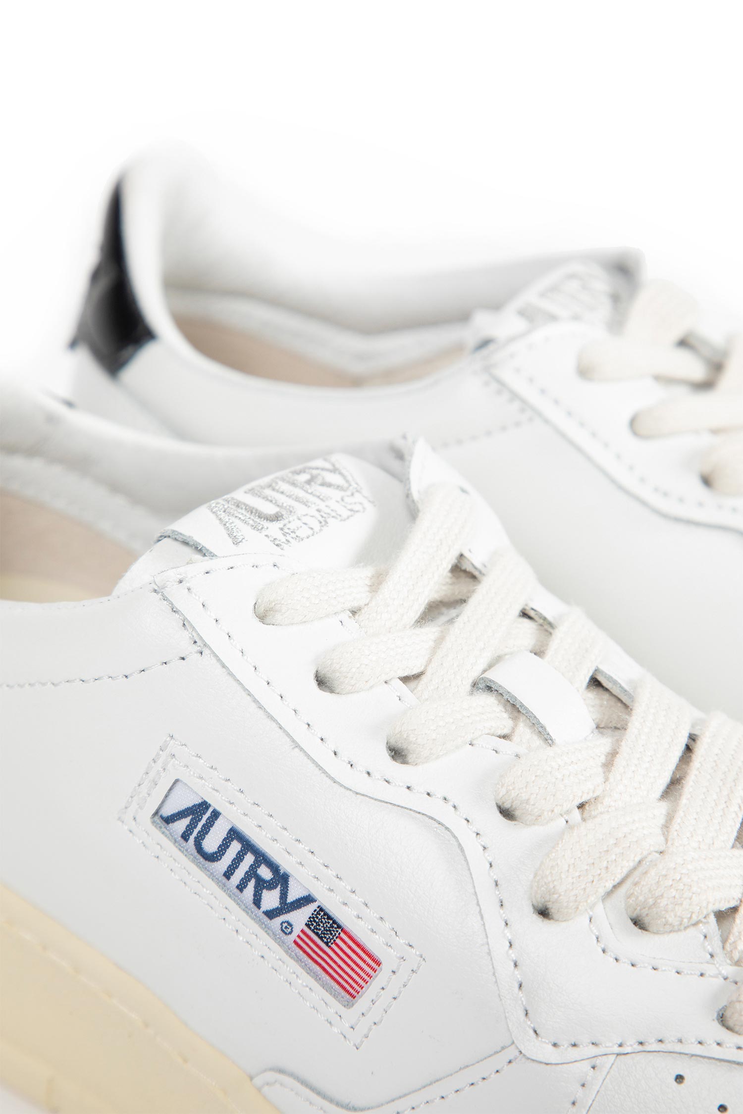 Medalist Low Sneakers