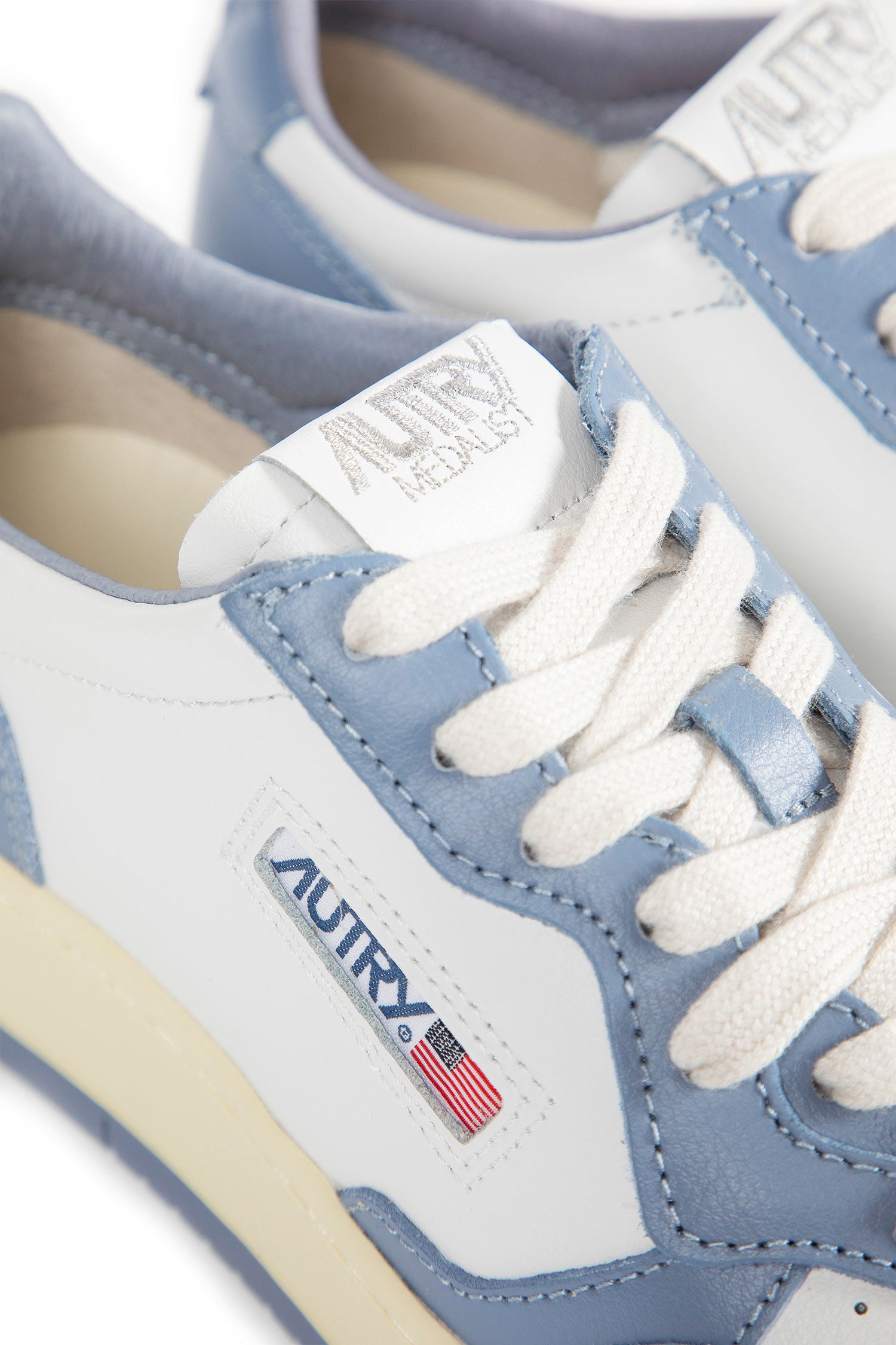 Medalist Low Sneakers