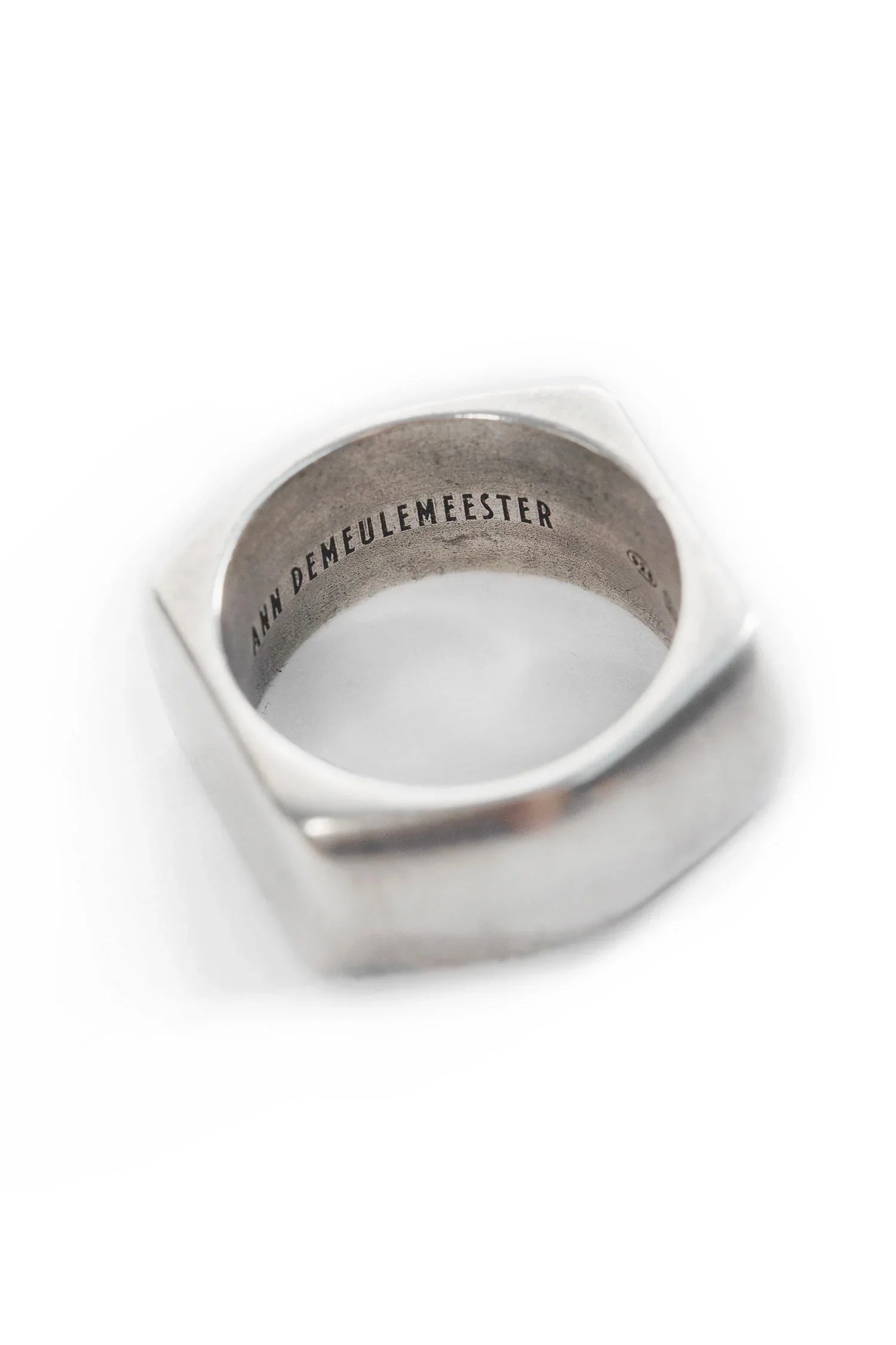 Hilta Ring - Antonioli.eu