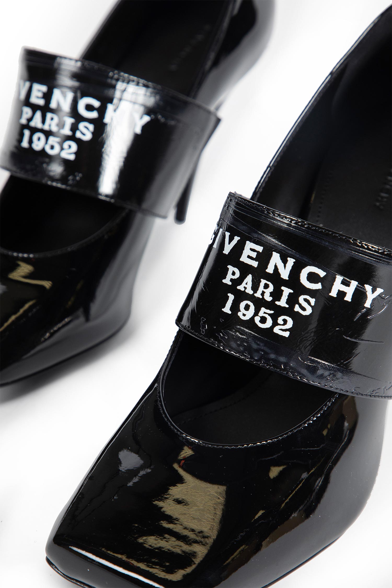 Sliced Square Tape Pumps - Antonioli.eu