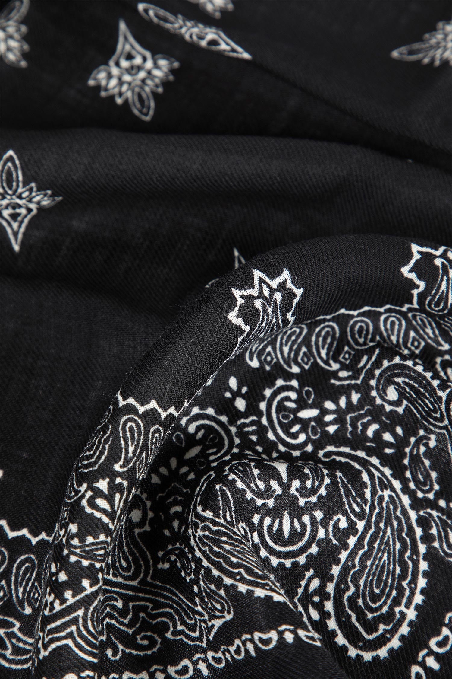 DESTIN MAN BLACK SCARVES
