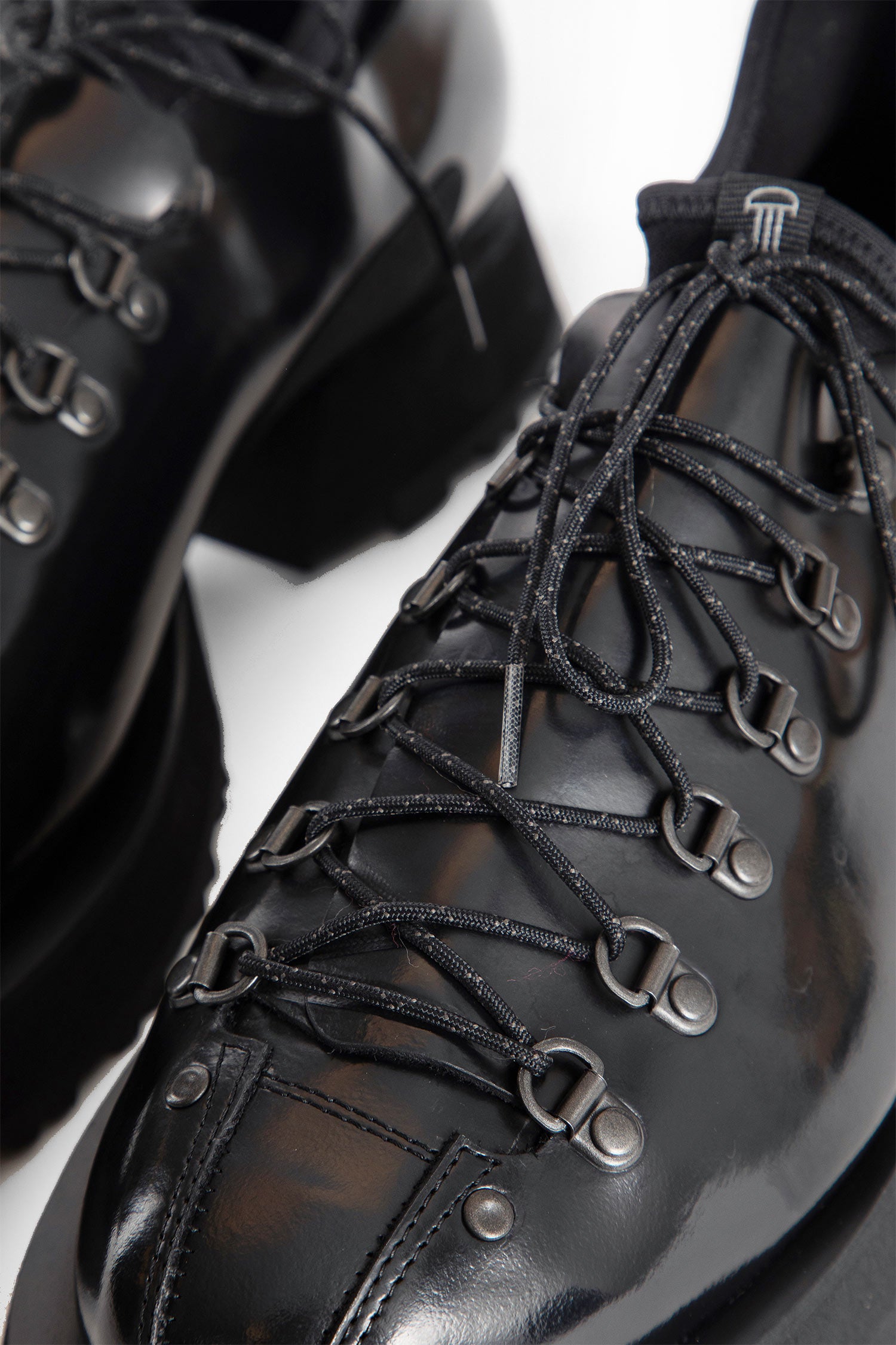 Buteo Low-Top Boots