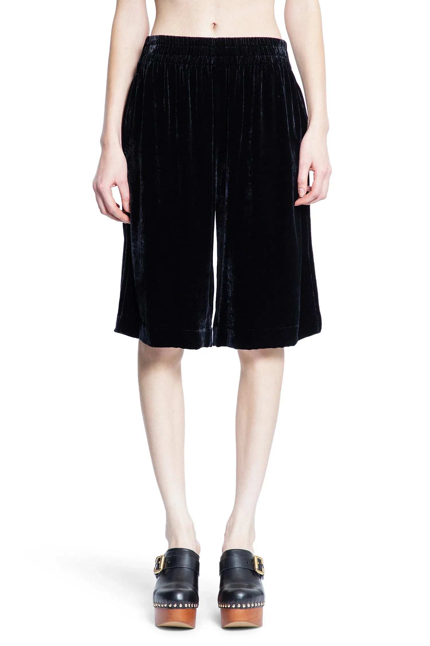 Fluid Bermuda Shorts in Liquid Velvet - Antonioli.eu