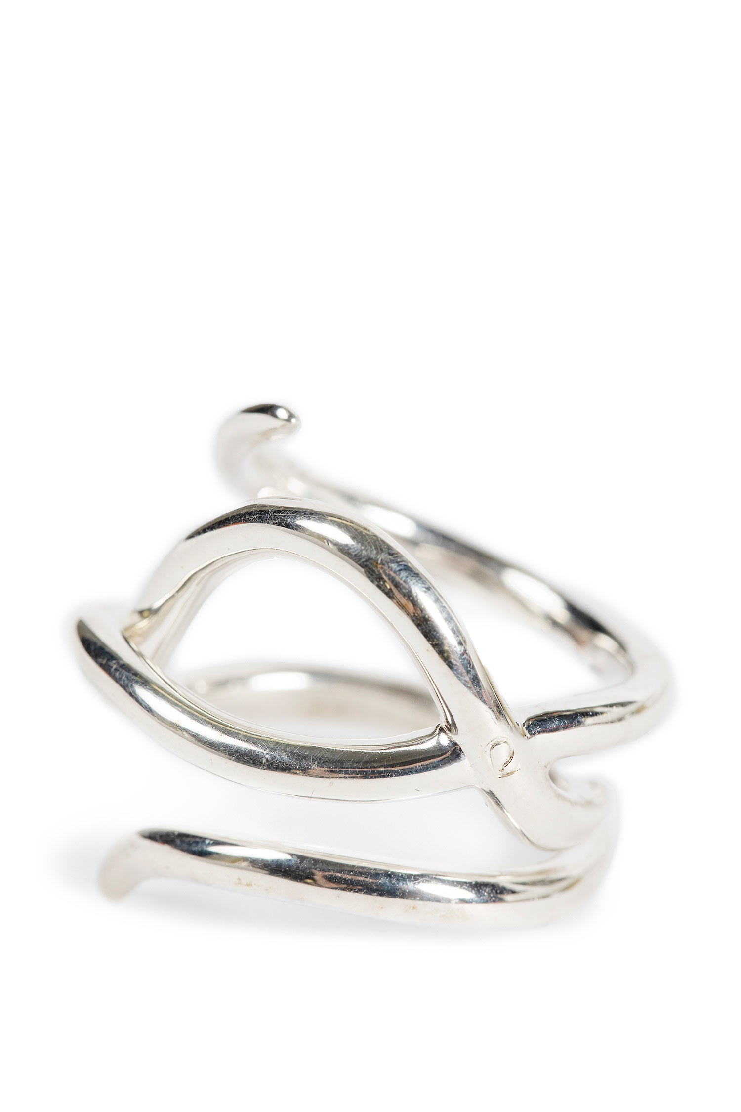 Dyomis Ring