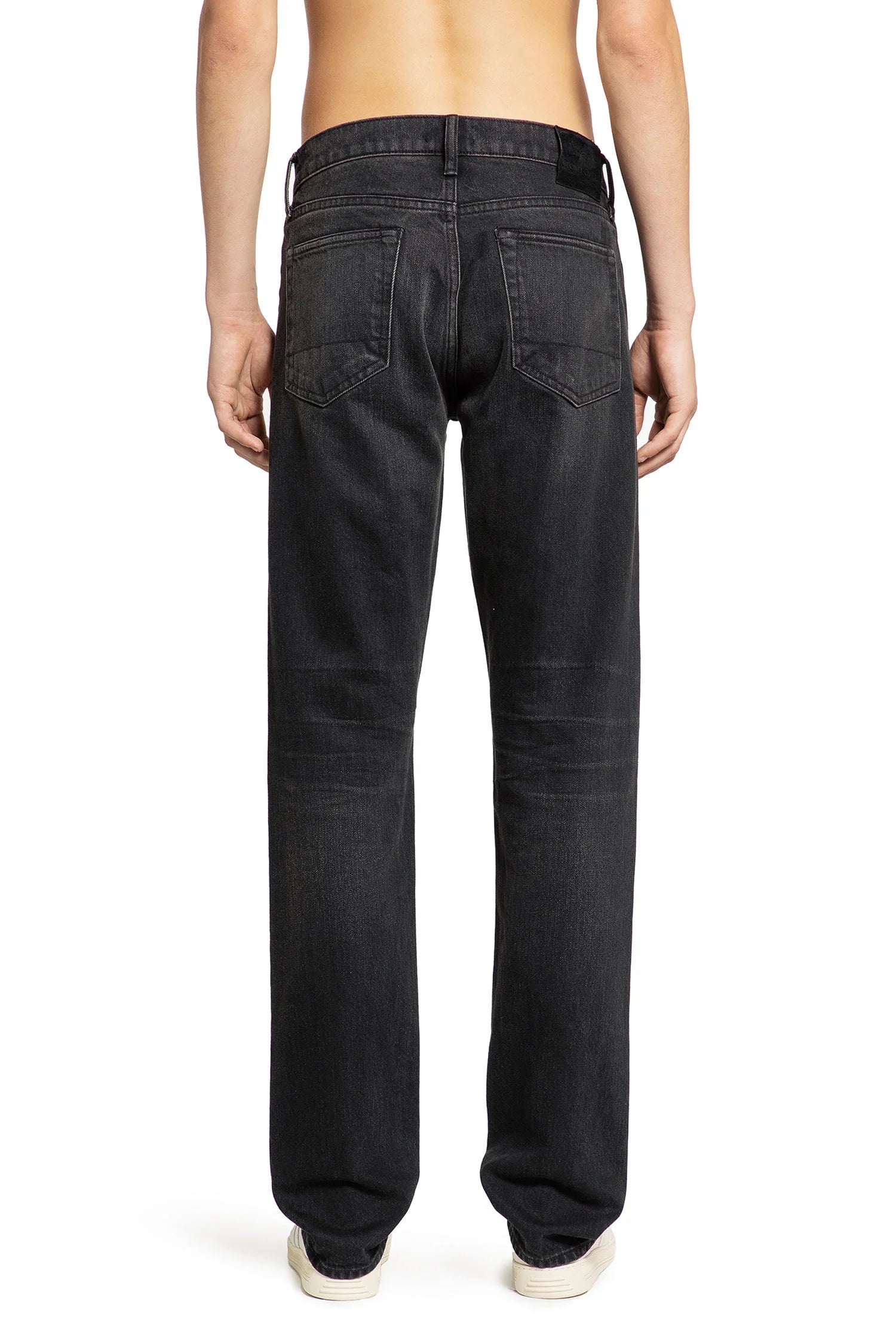 Distressed Straight Leg 5 Pocket Jeans - Antonioli.eu