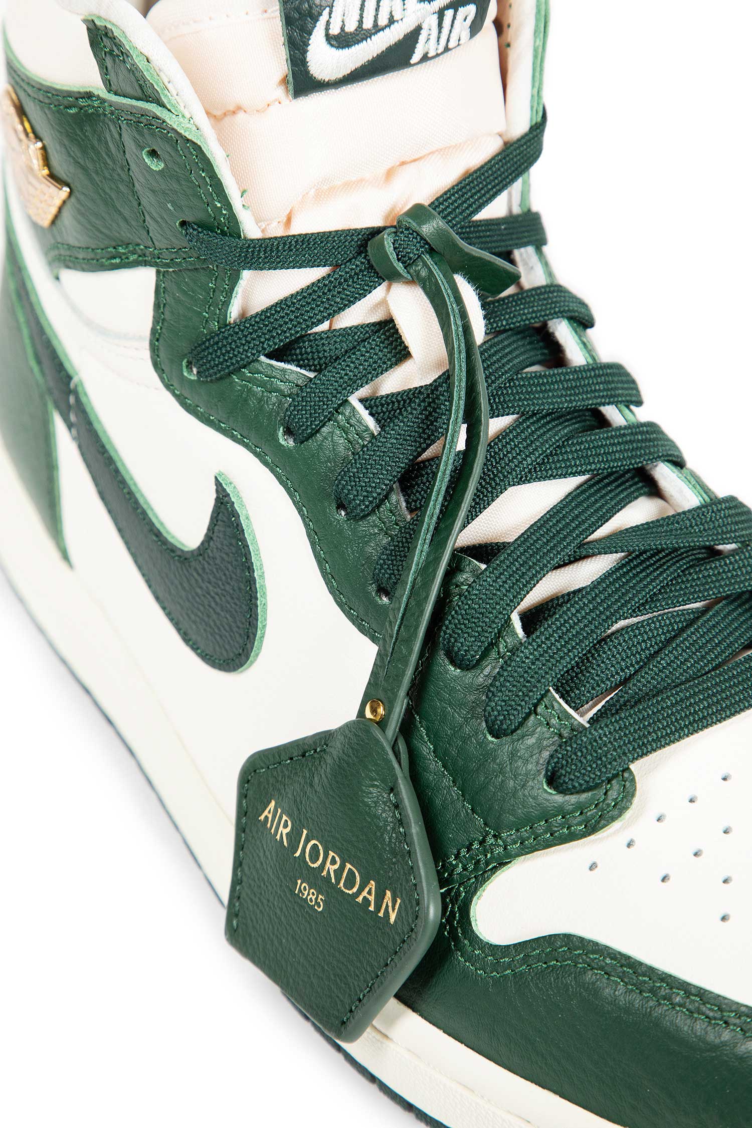 Air Jordan 1 Retro High Sneakers