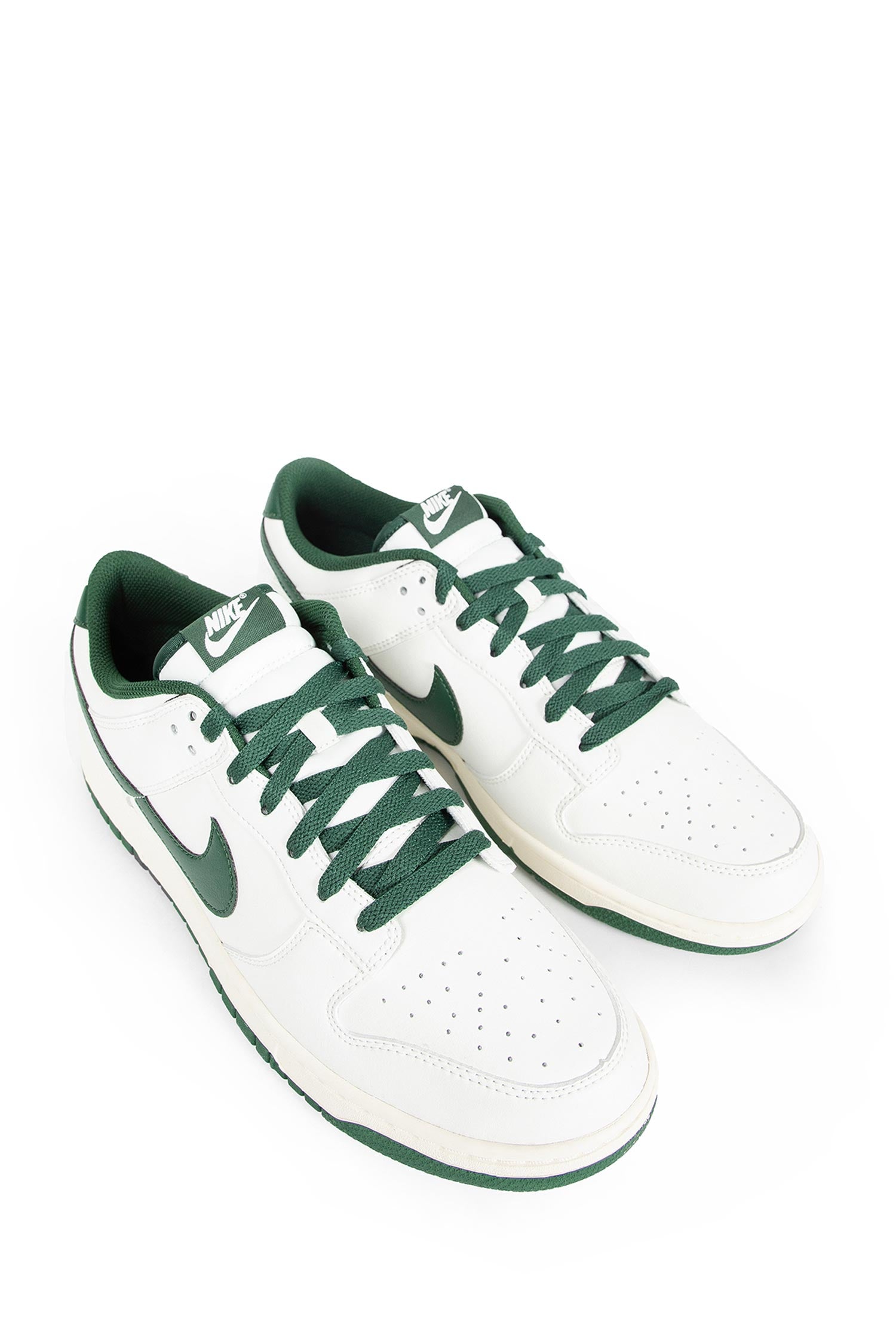 NIKE UNISEX WHITE SNEAKERS