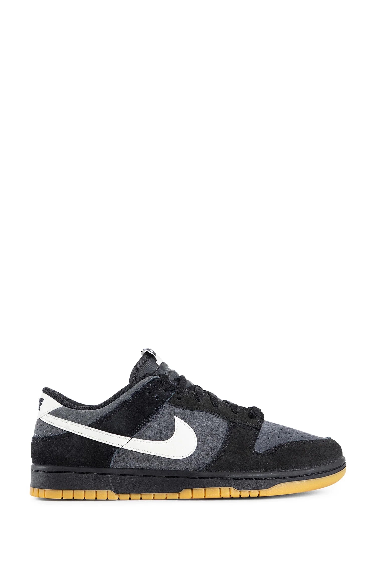 Dunk Low SE Sneakers - Antonioli.eu