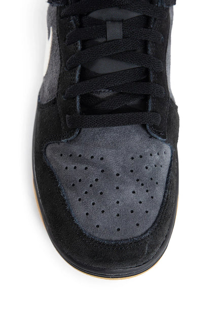 Dunk Low SE Sneakers - Antonioli.eu