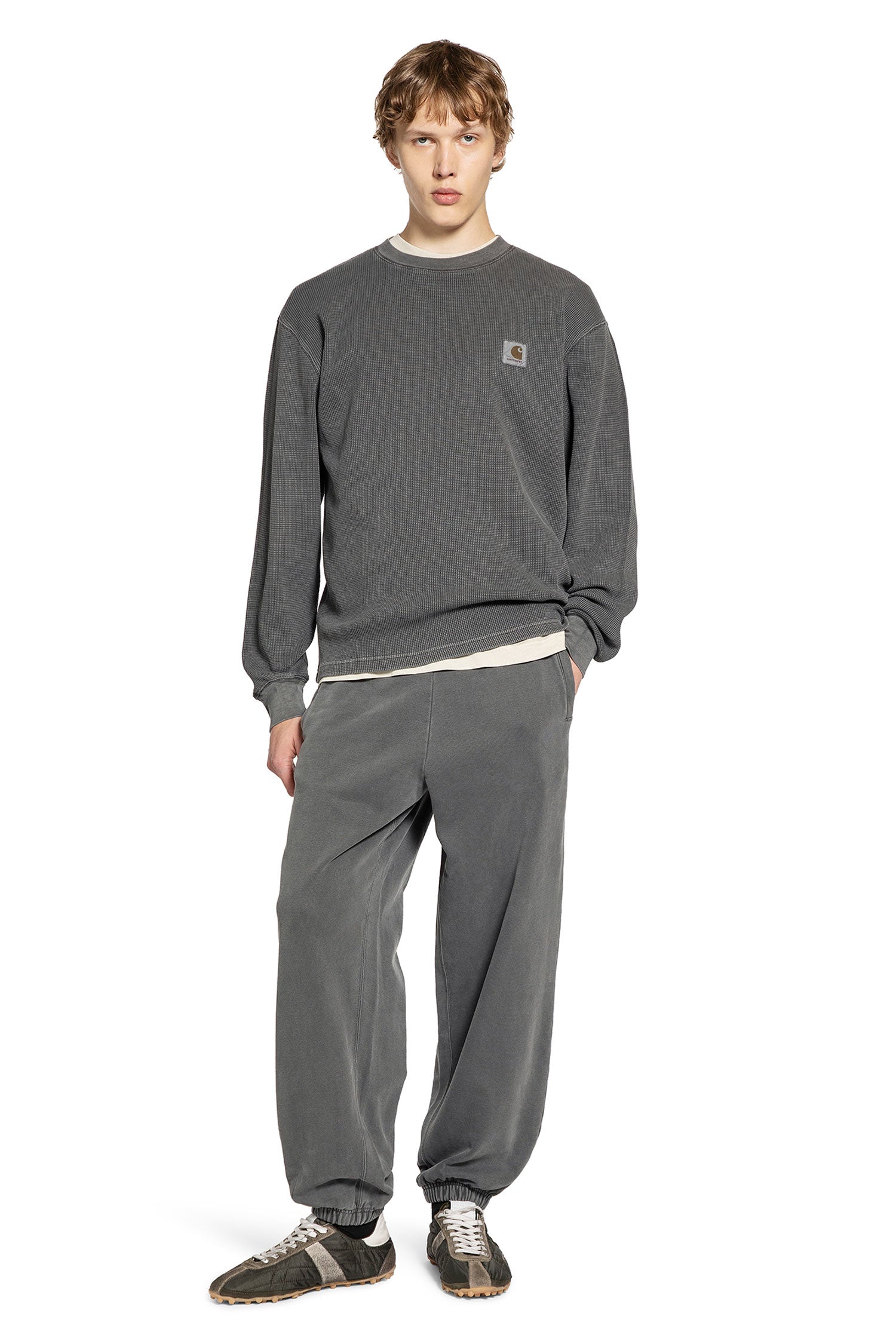 CARHARTT WIP MAN GREY TROUSERS
