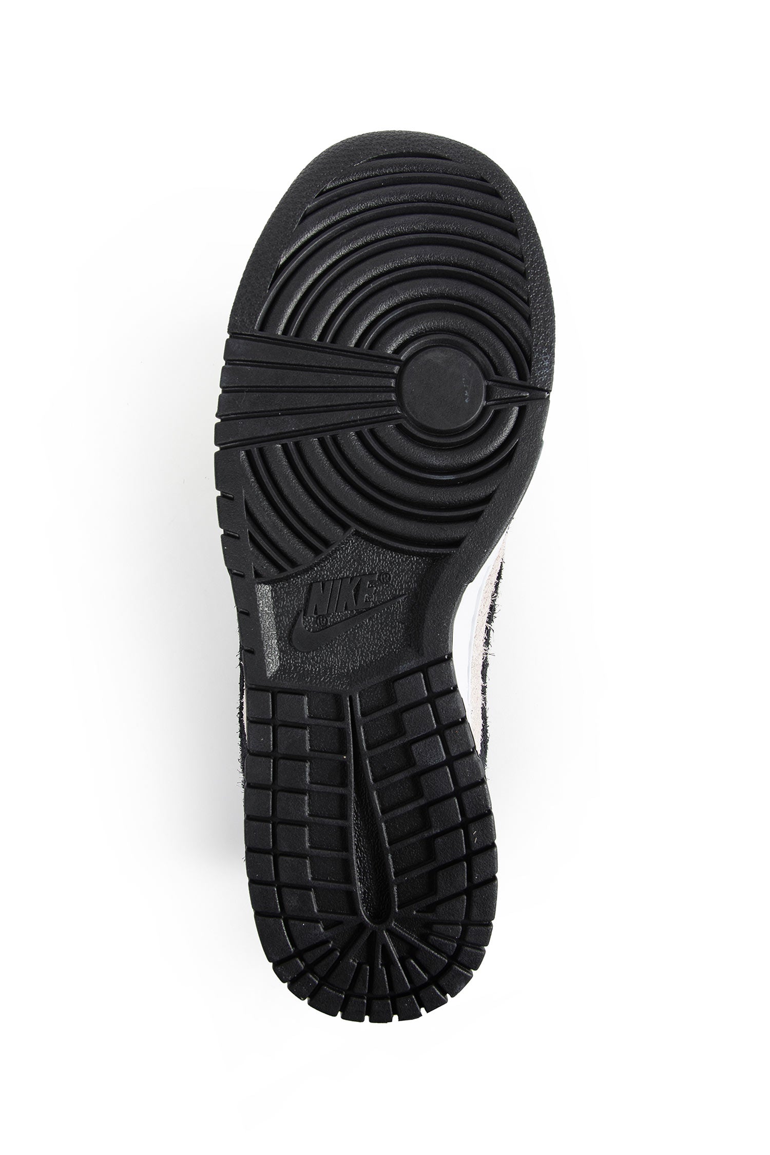 Dunk Low Retro SE Sneakers