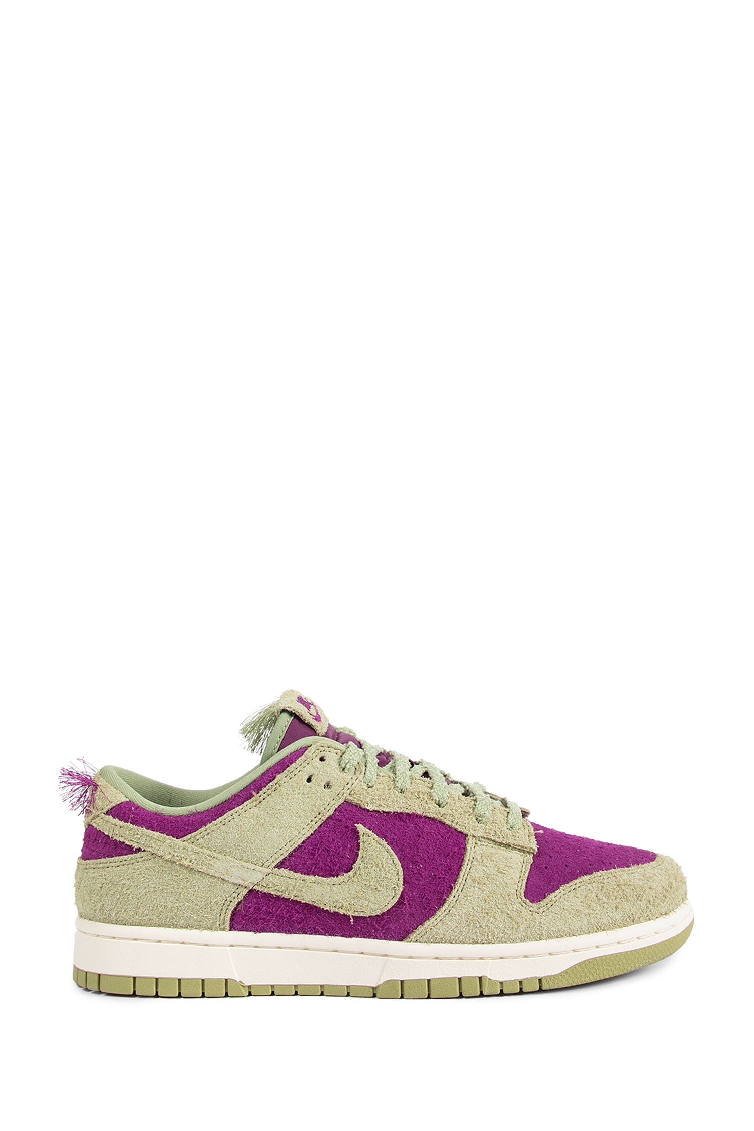 Nike Dunk Low Retro SE Sneakers