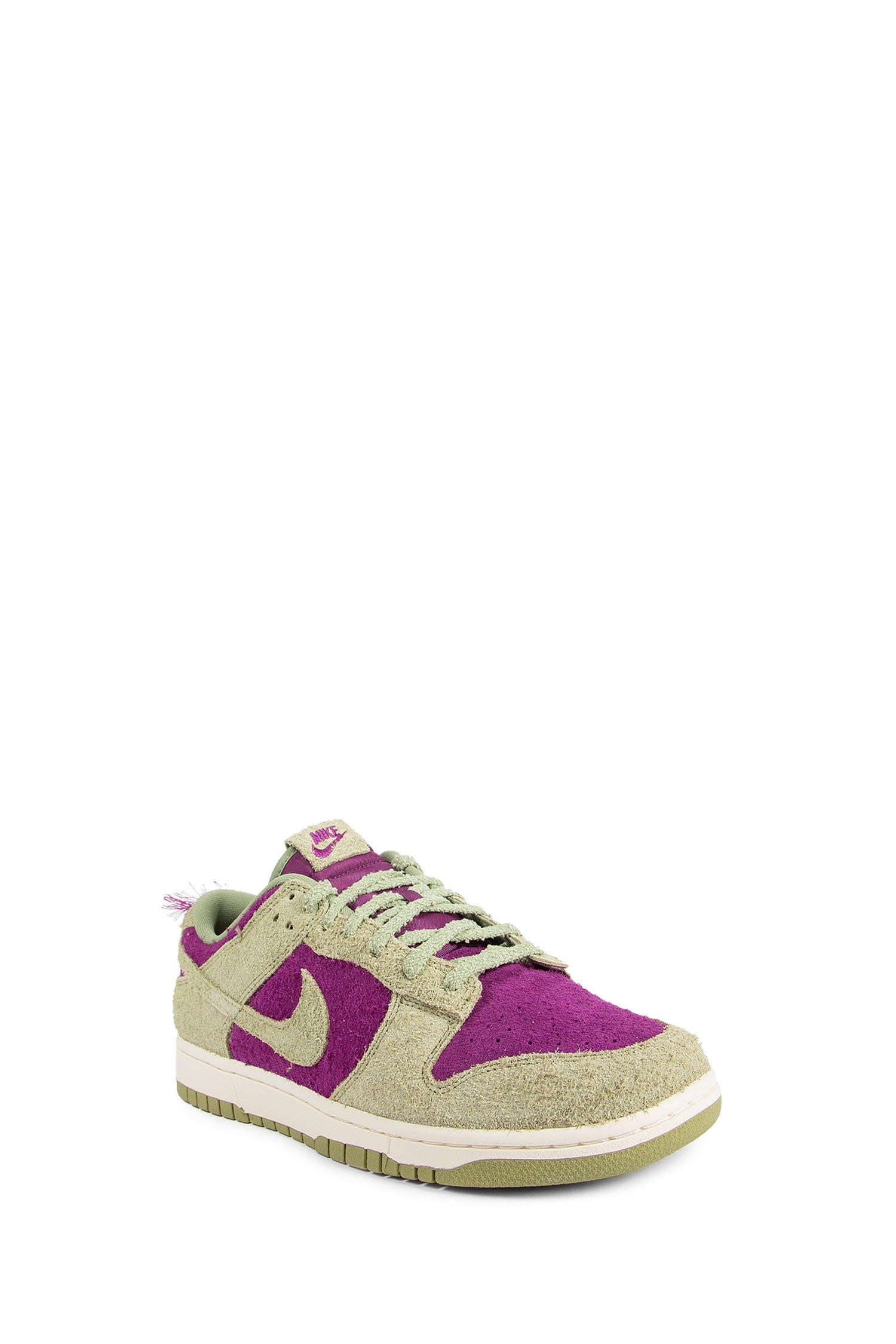 Nike Dunk Low Retro SE Sneakers