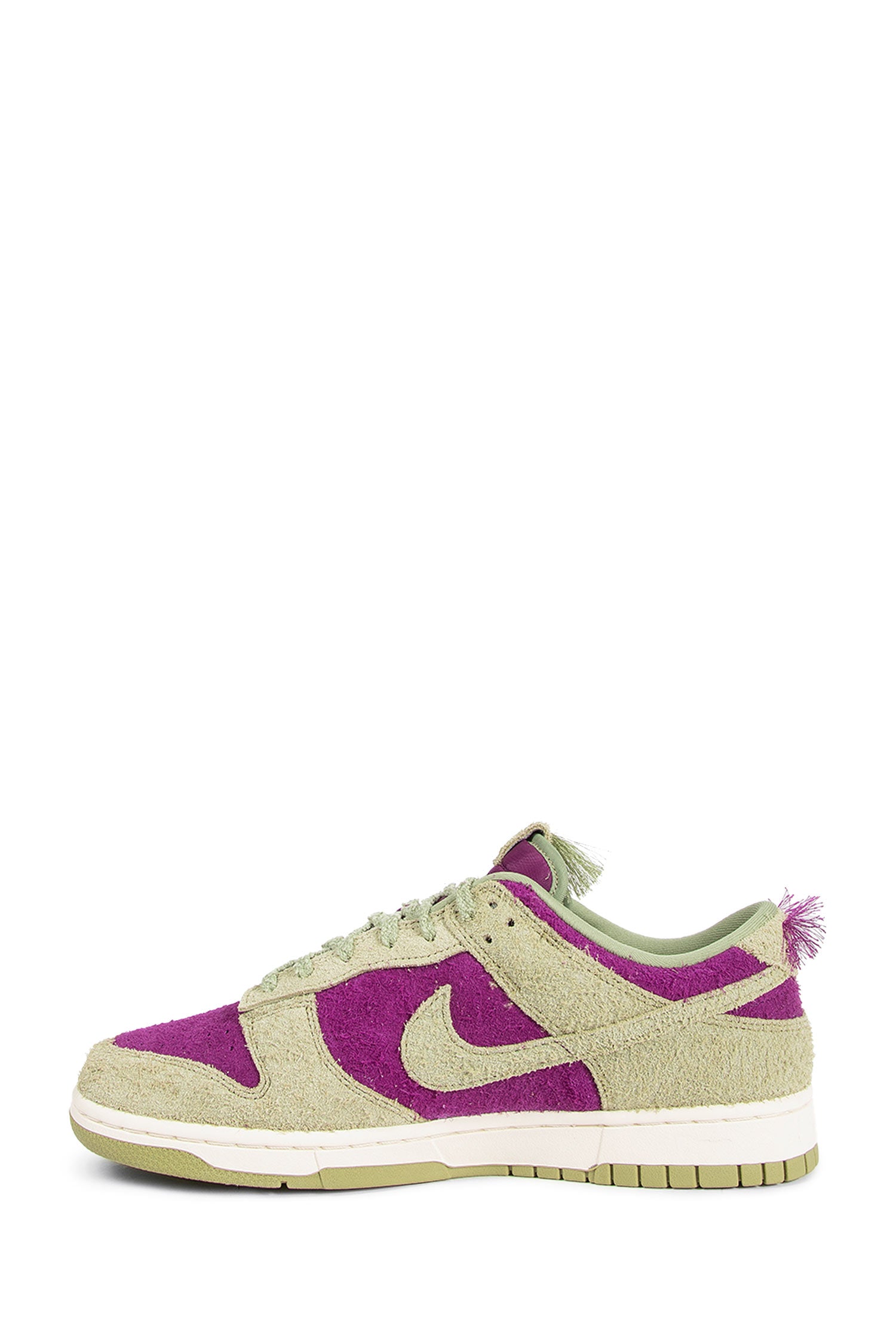 Nike Dunk Low Retro SE Sneakers