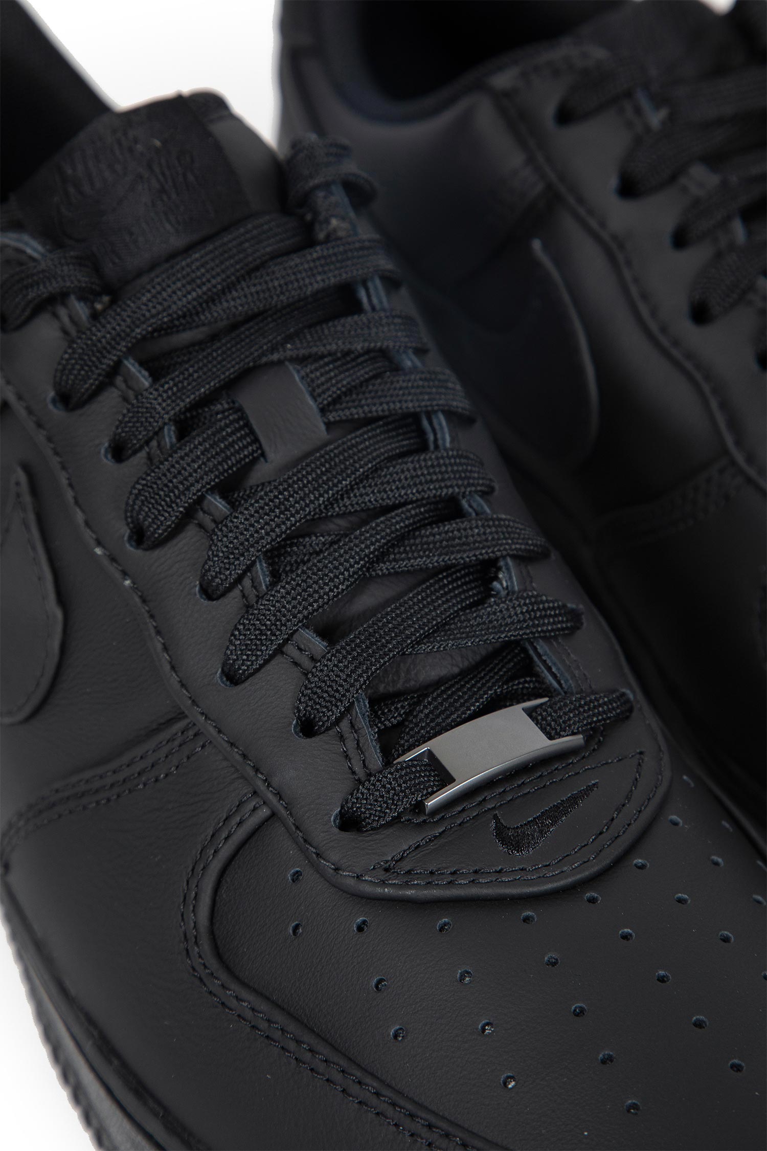 NIKE UNISEX BLACK SNEAKERS