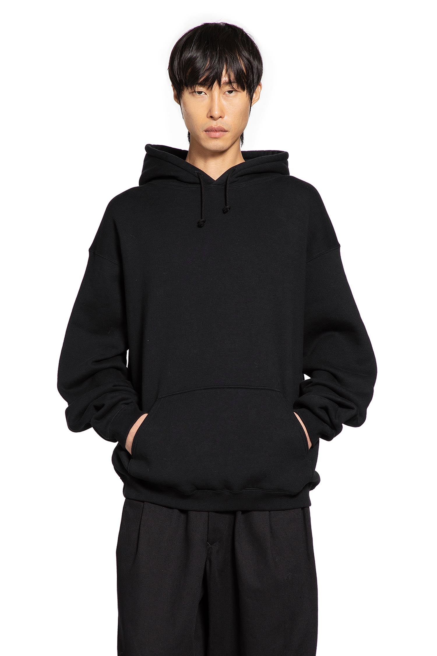 Masses Collaboration Graphic Hoodie - Antonioli.eu