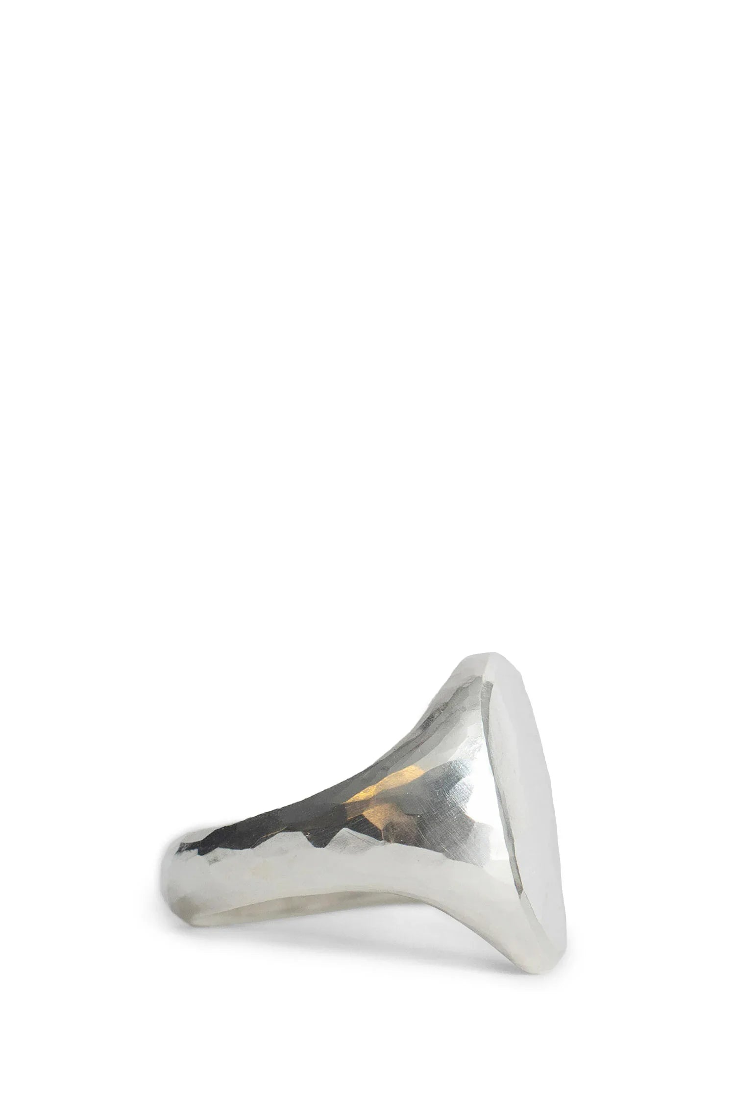 r Hammered Oval Signet Ring - Antonioli.eu