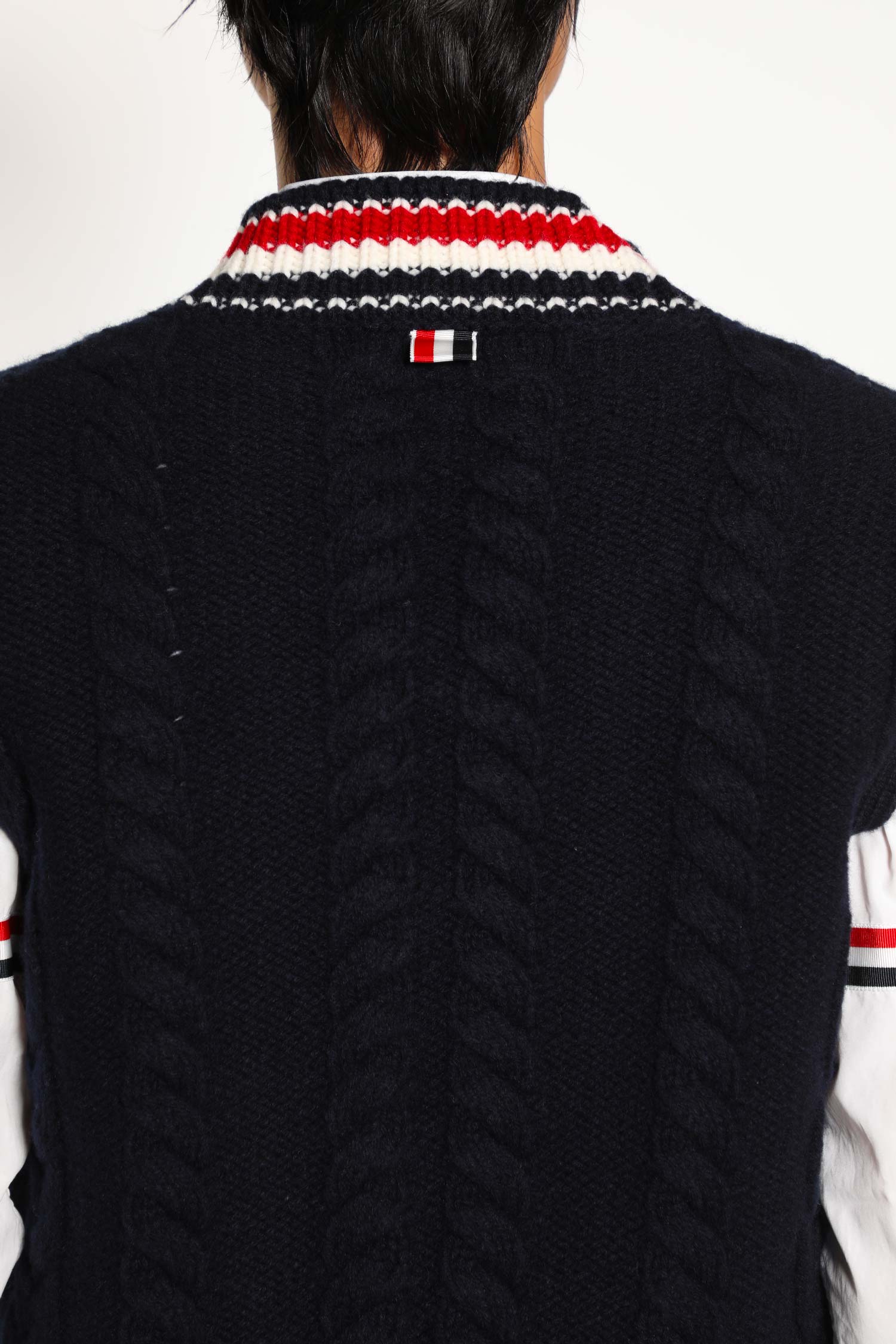 Aran Cable Stitch V-Neck vest - Antonioli.eu