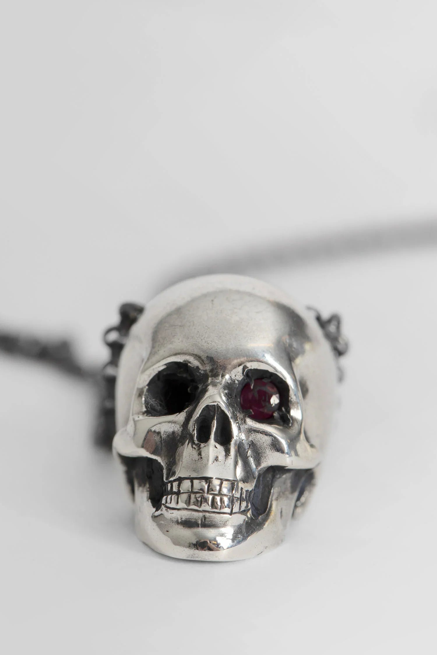 Percy Skull Necklace With Rubies - Antonioli.eu