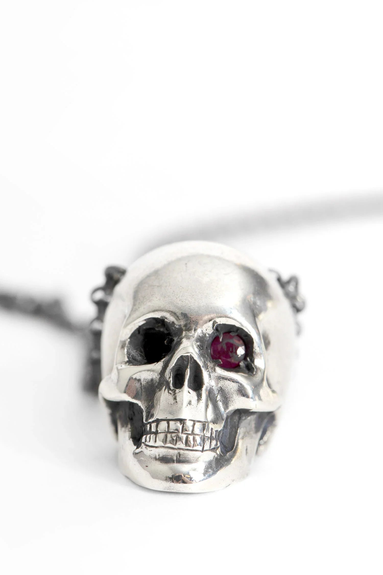 Percy Skull Necklace With Rubies - Antonioli.eu
