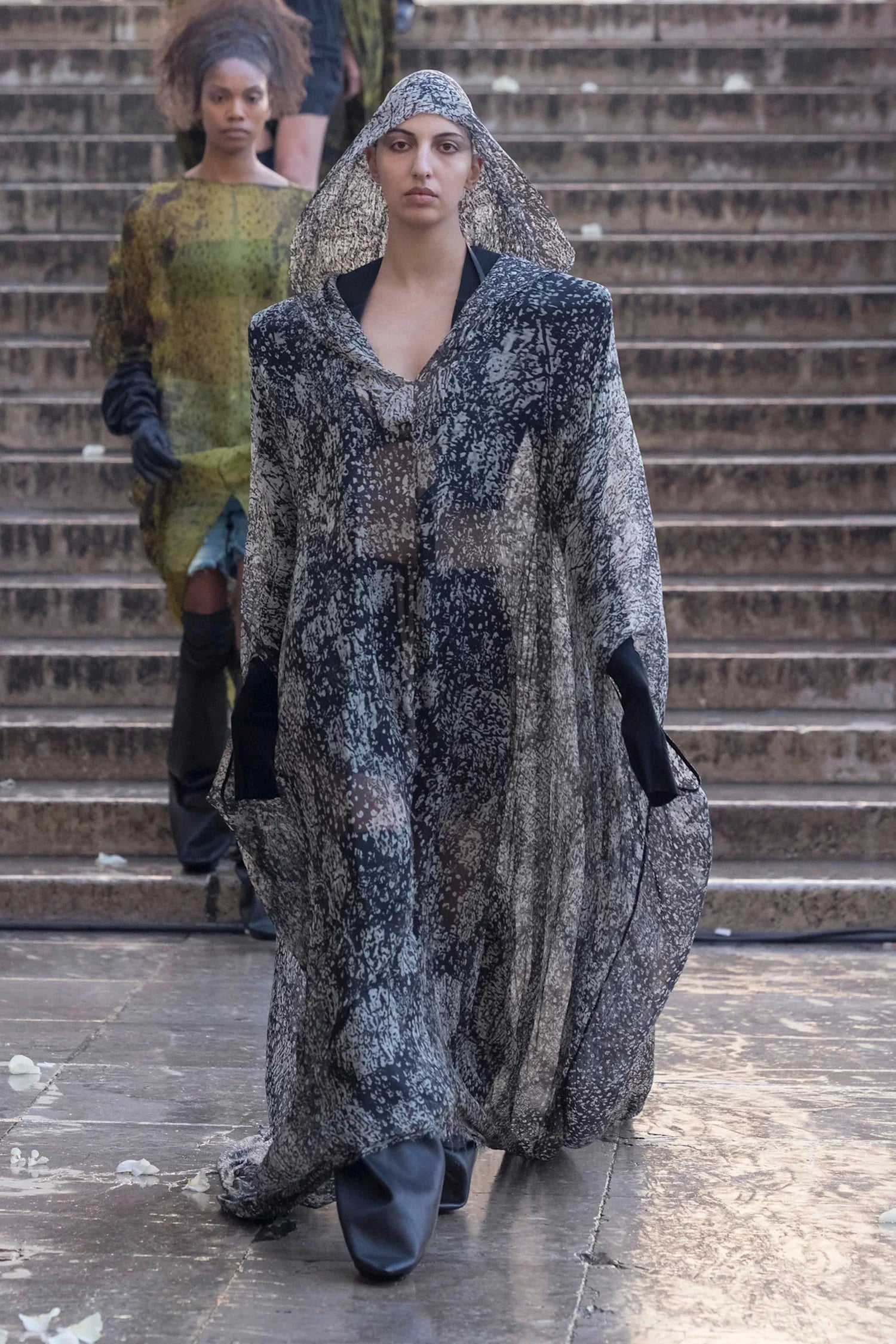 Hollywood Hooded Kaftan - Antonioli.eu