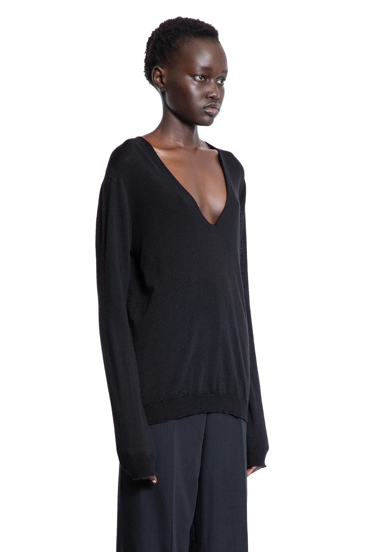 Hollywood V-Neck in Lightweight Rasato Knit - Antonioli.eu