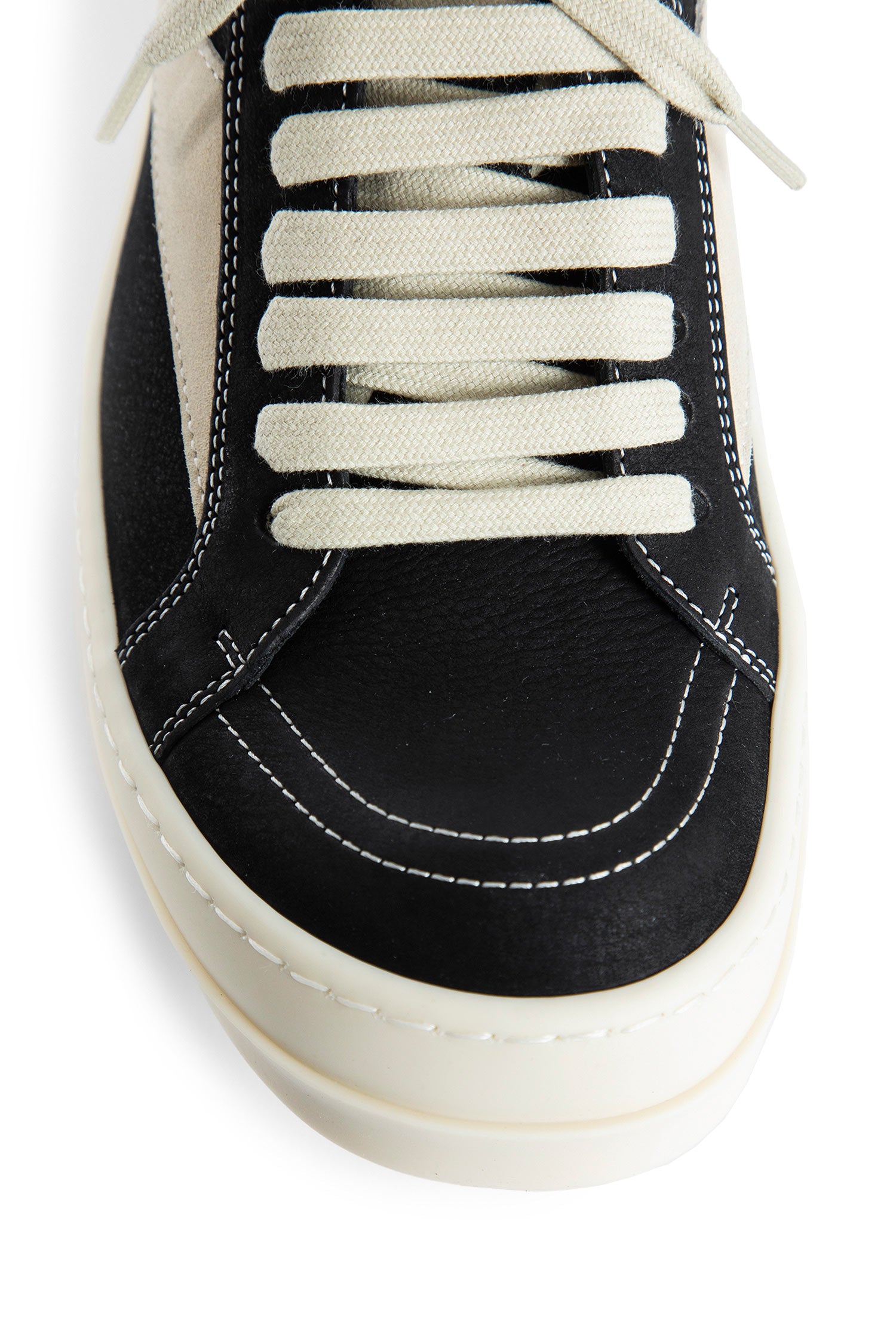 Concordian Vintage Sneaks